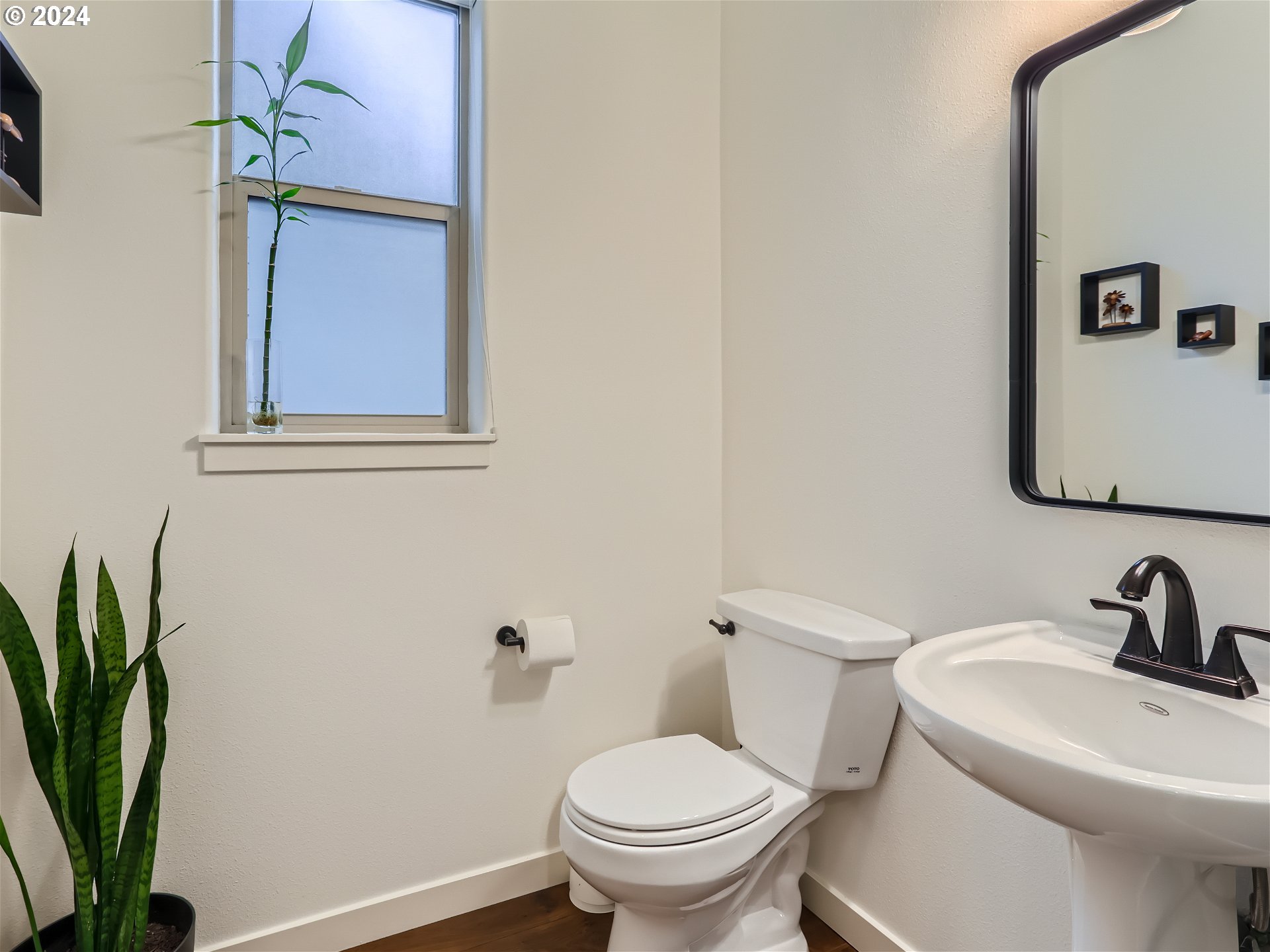 177 NE IRONCREEK TER