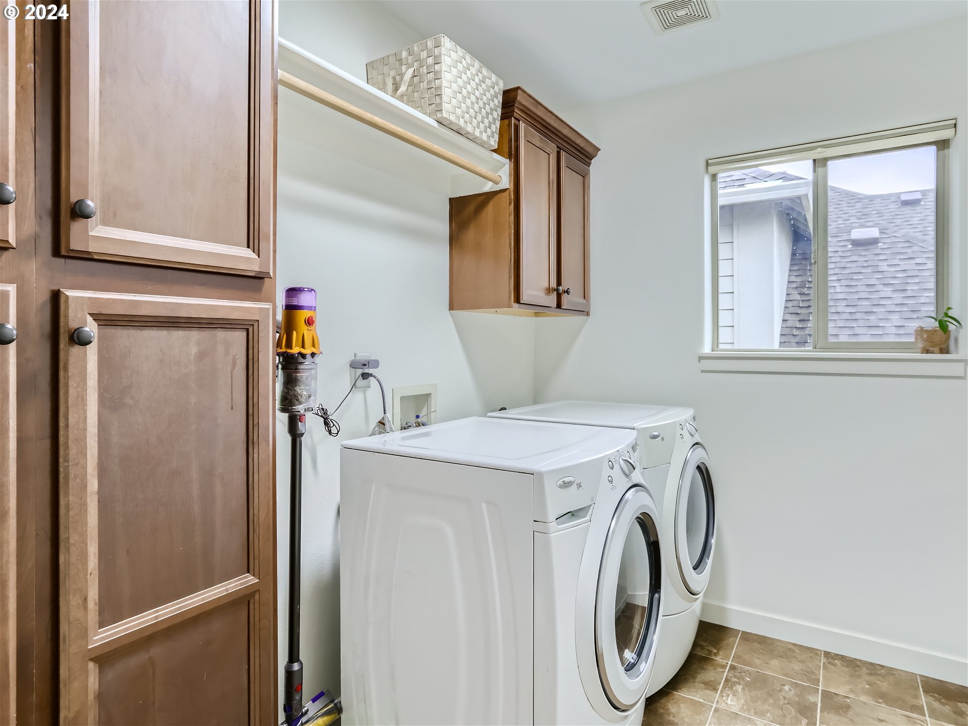 177 NE IRONCREEK TER