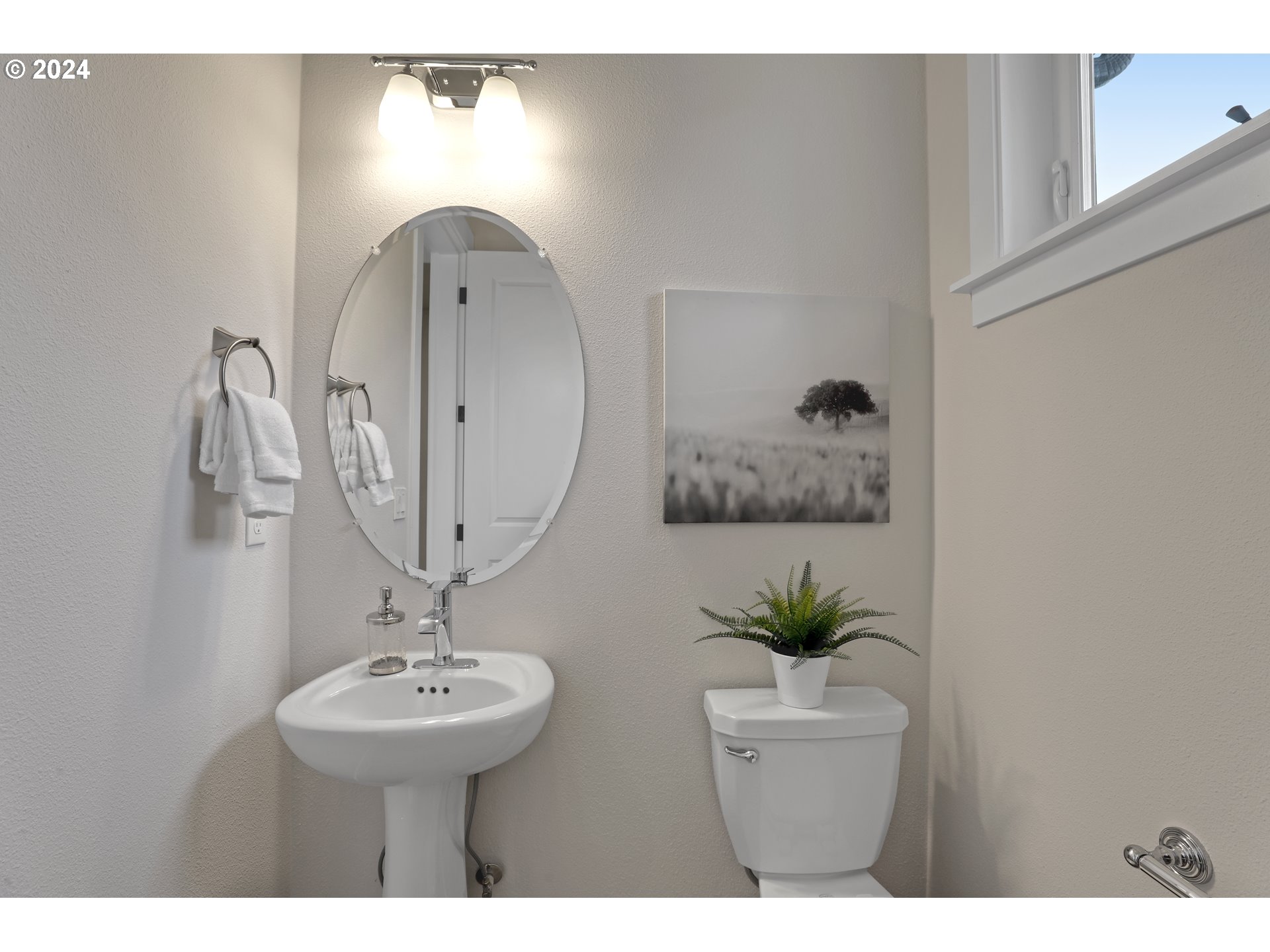 16698 SW SUNSHINE COAST ST