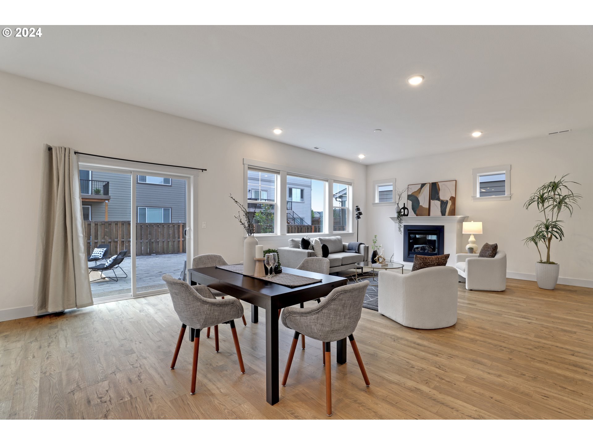 16698 SW SUNSHINE COAST ST