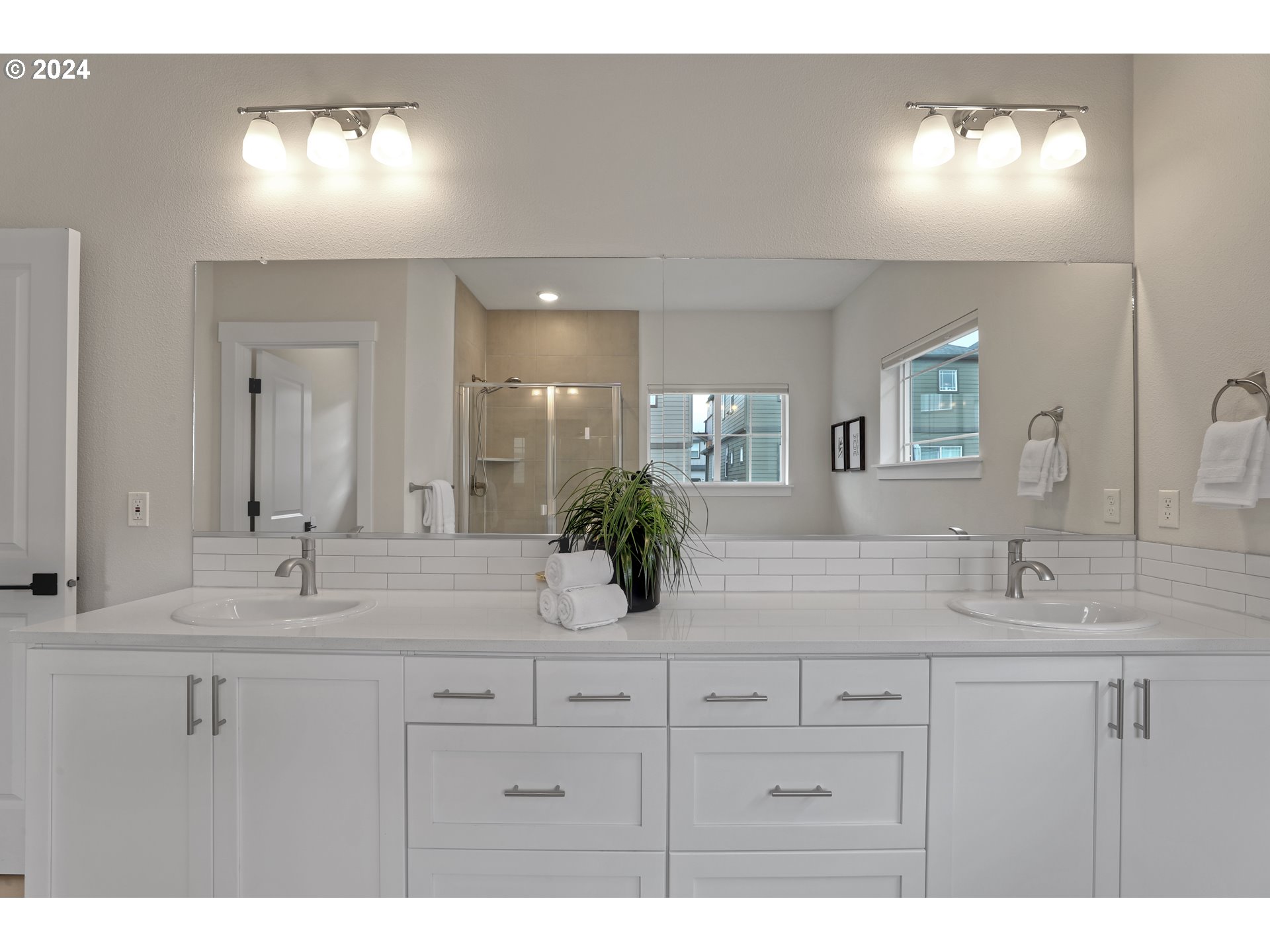 16698 SW SUNSHINE COAST ST