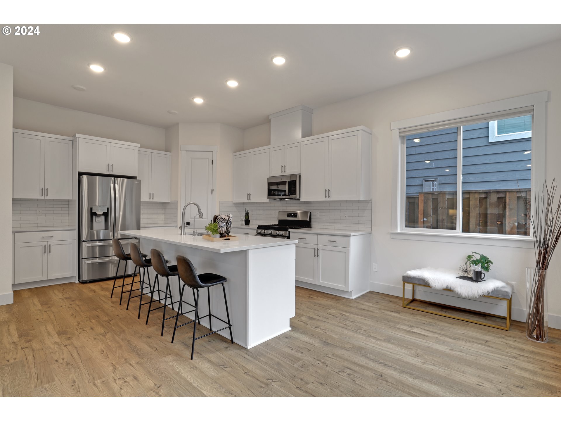 16698 SW SUNSHINE COAST ST