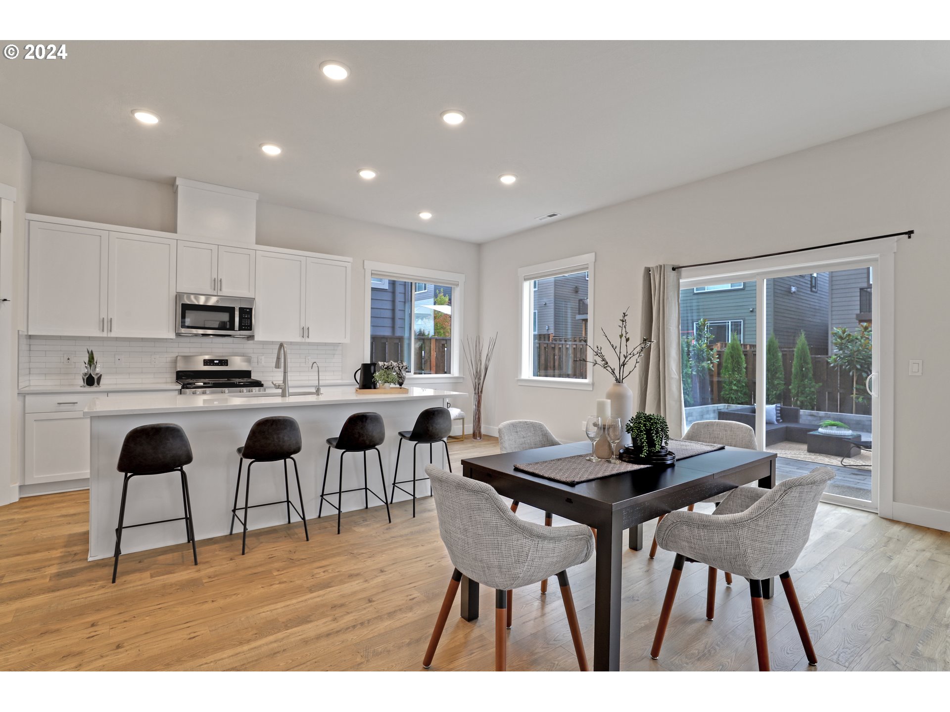 16698 SW SUNSHINE COAST ST