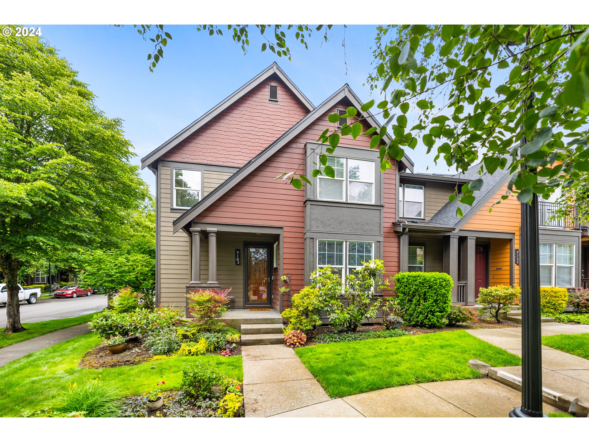 7163 NE STONEWATER ST