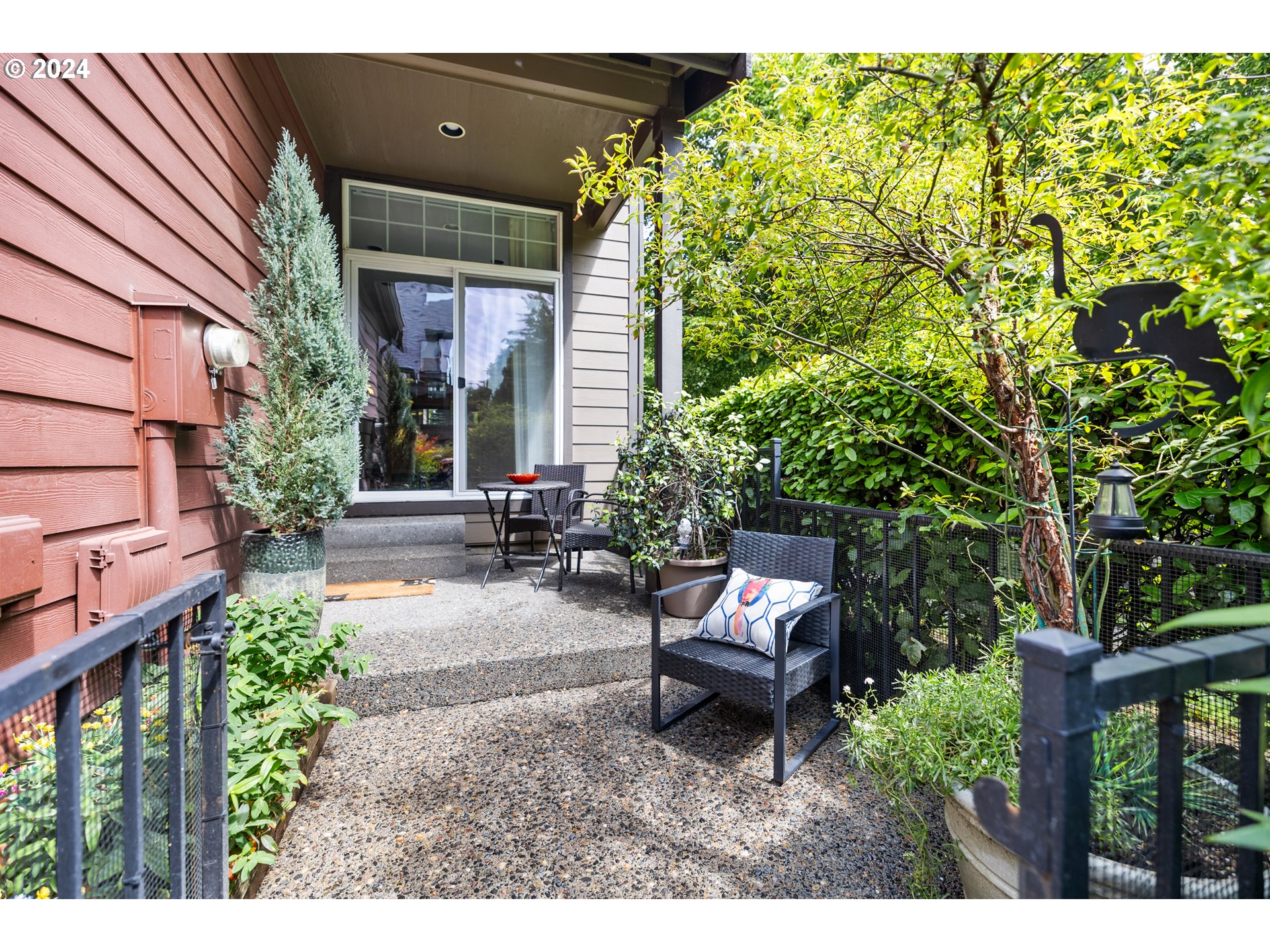 7163 NE STONEWATER ST