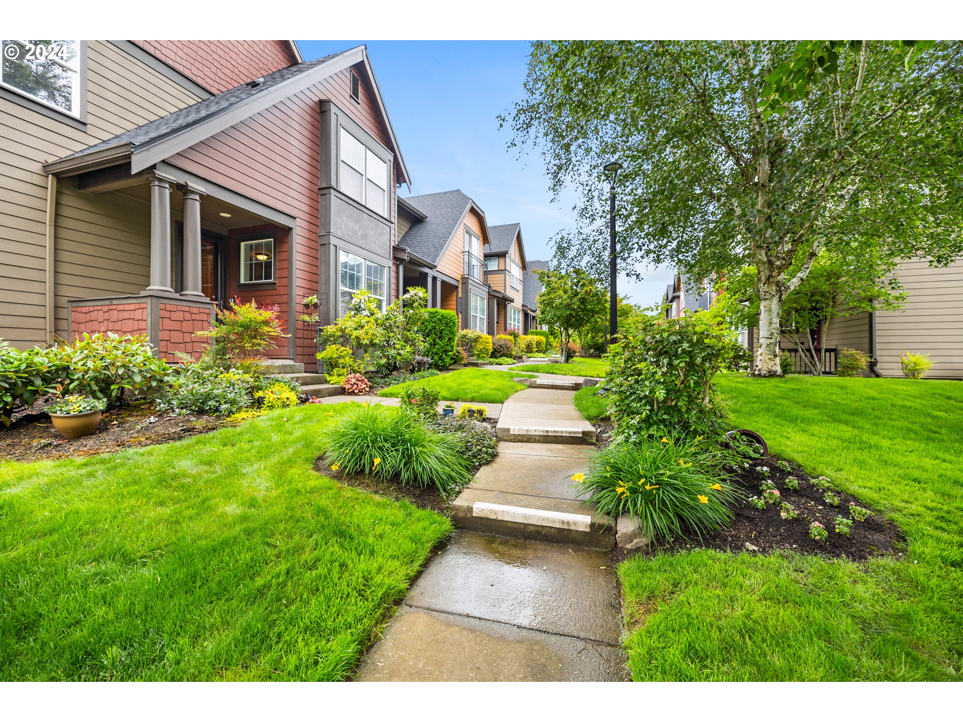 7163 NE STONEWATER ST