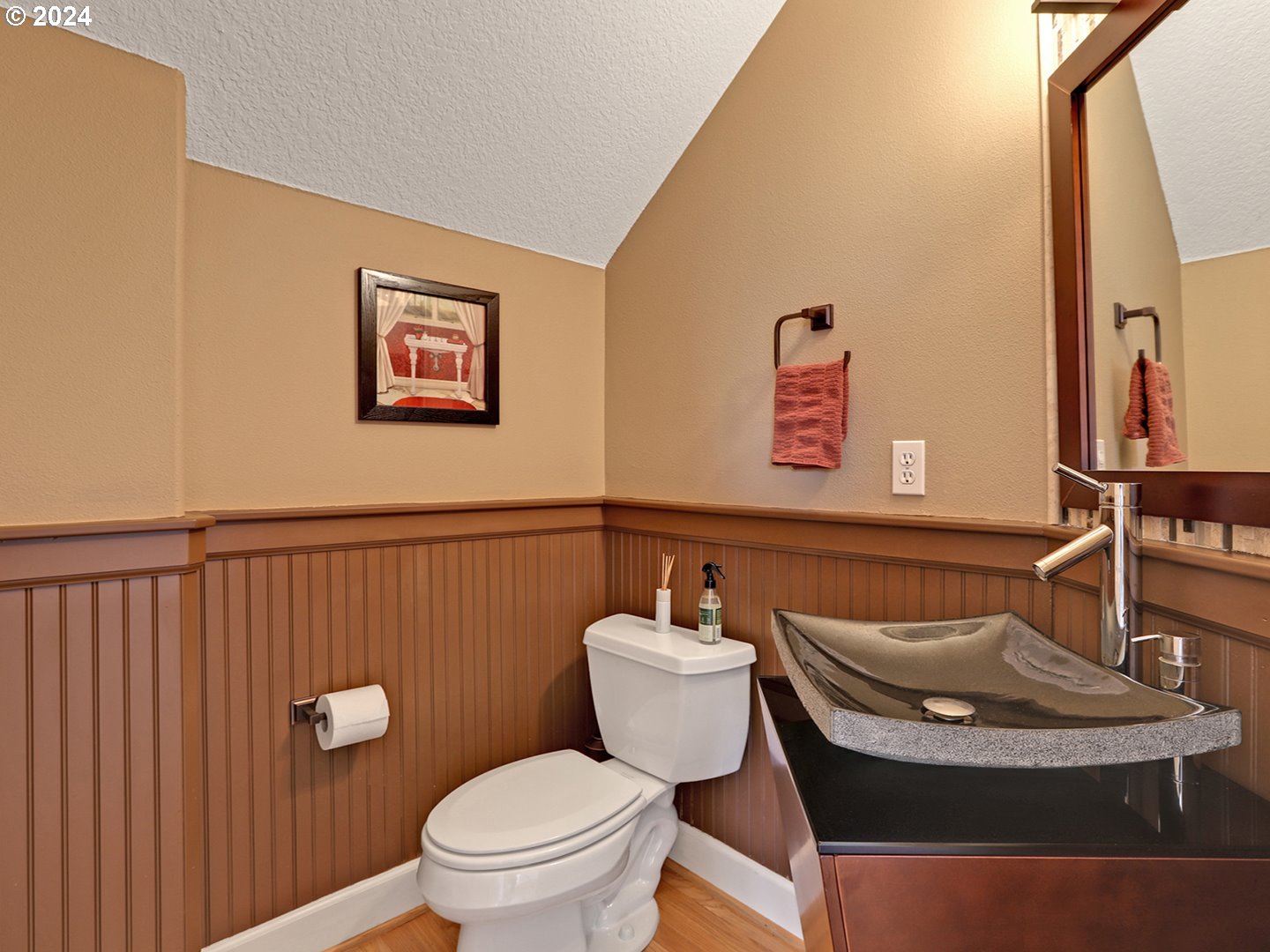 8033 NW HAZELTINE ST