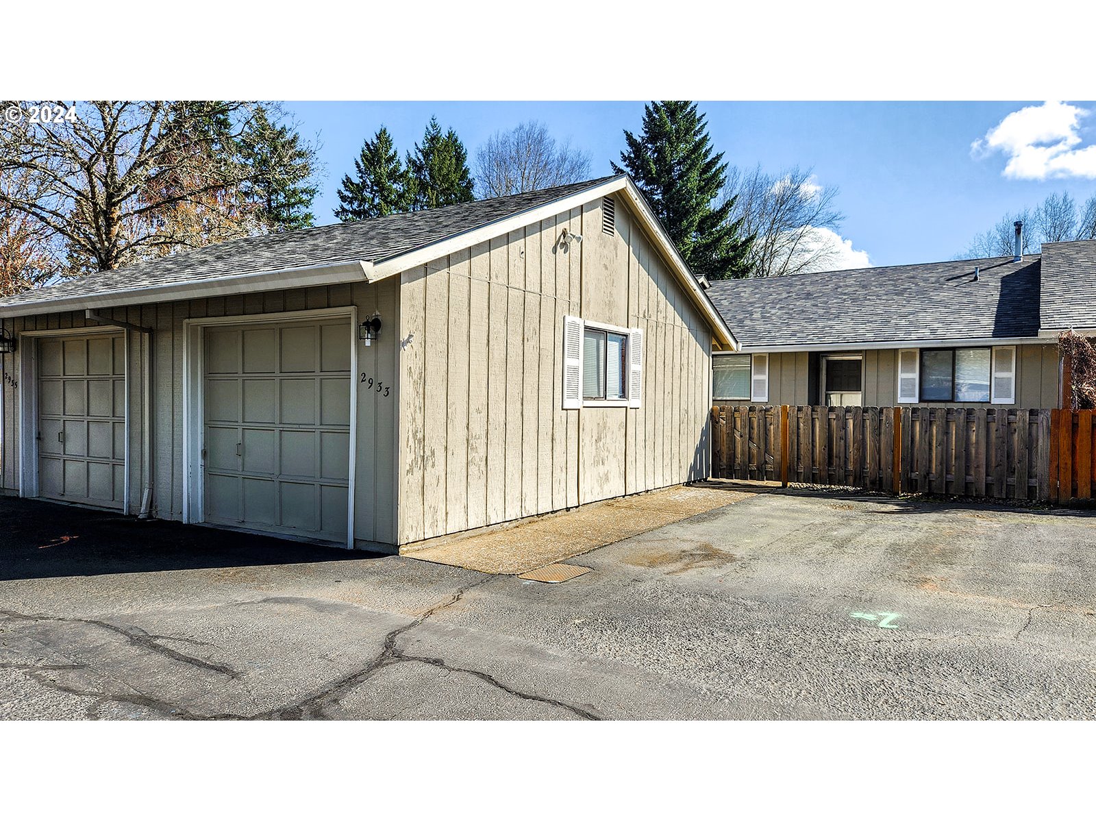 2933 SE BLUE BIRD DR