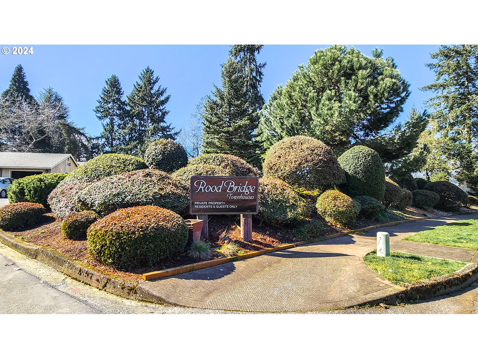 2933 SE BLUE BIRD DR