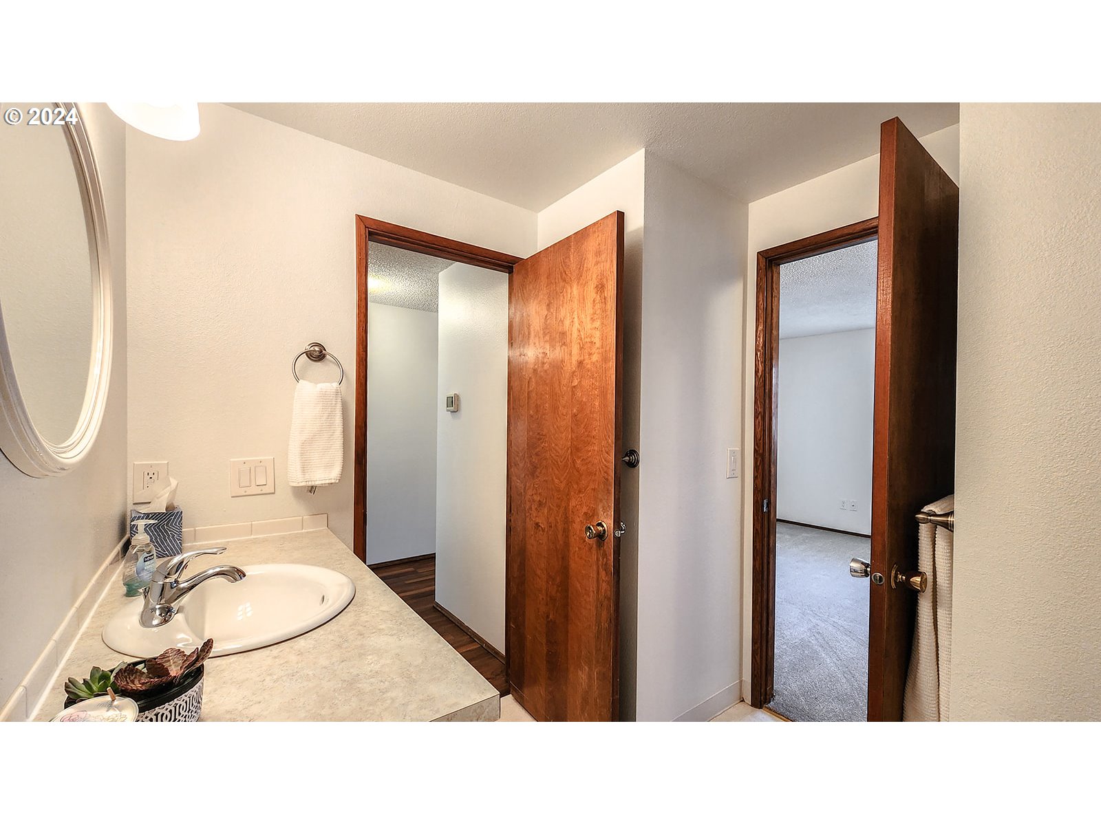 2933 SE BLUE BIRD DR