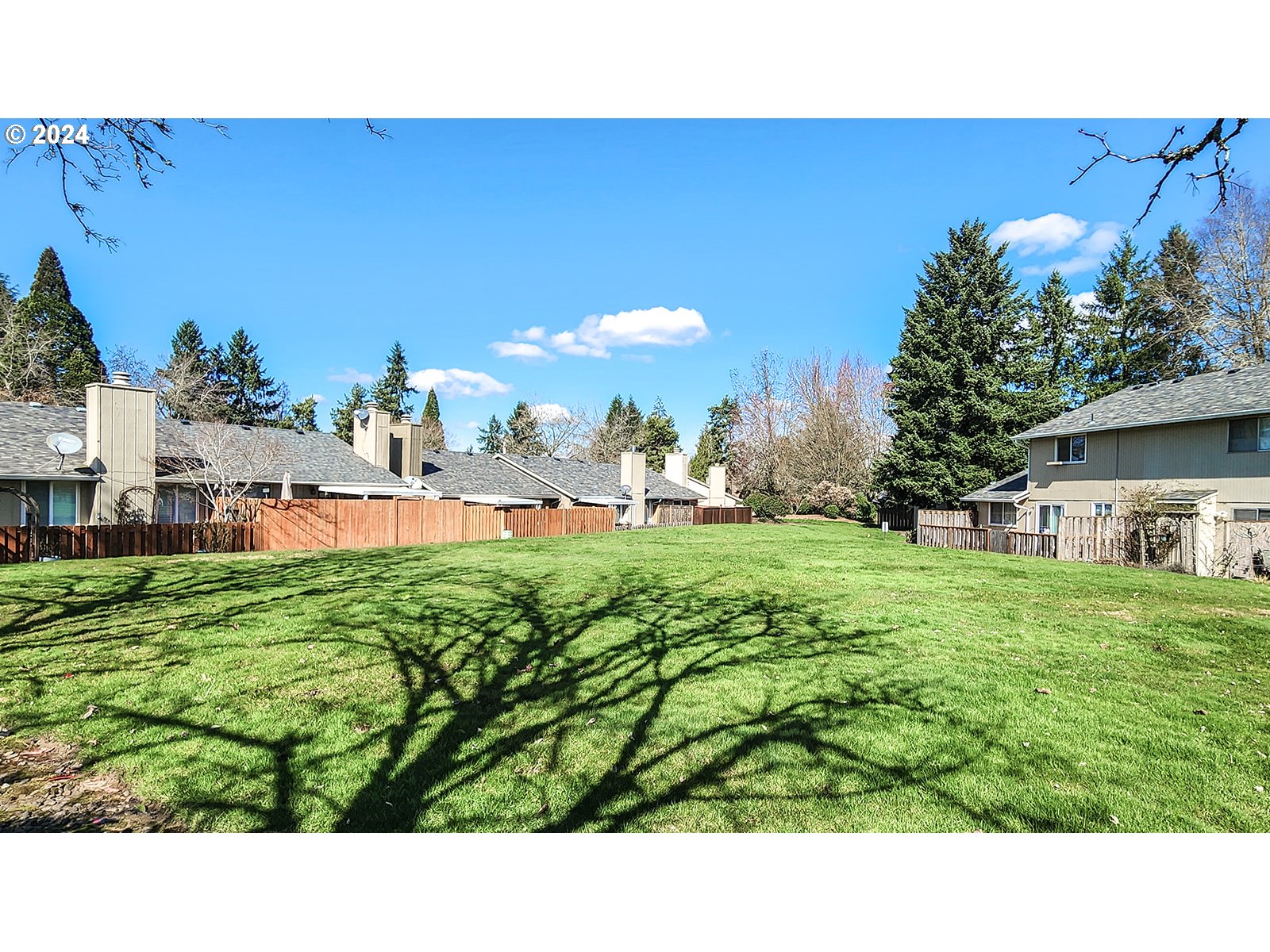 2933 SE BLUE BIRD DR