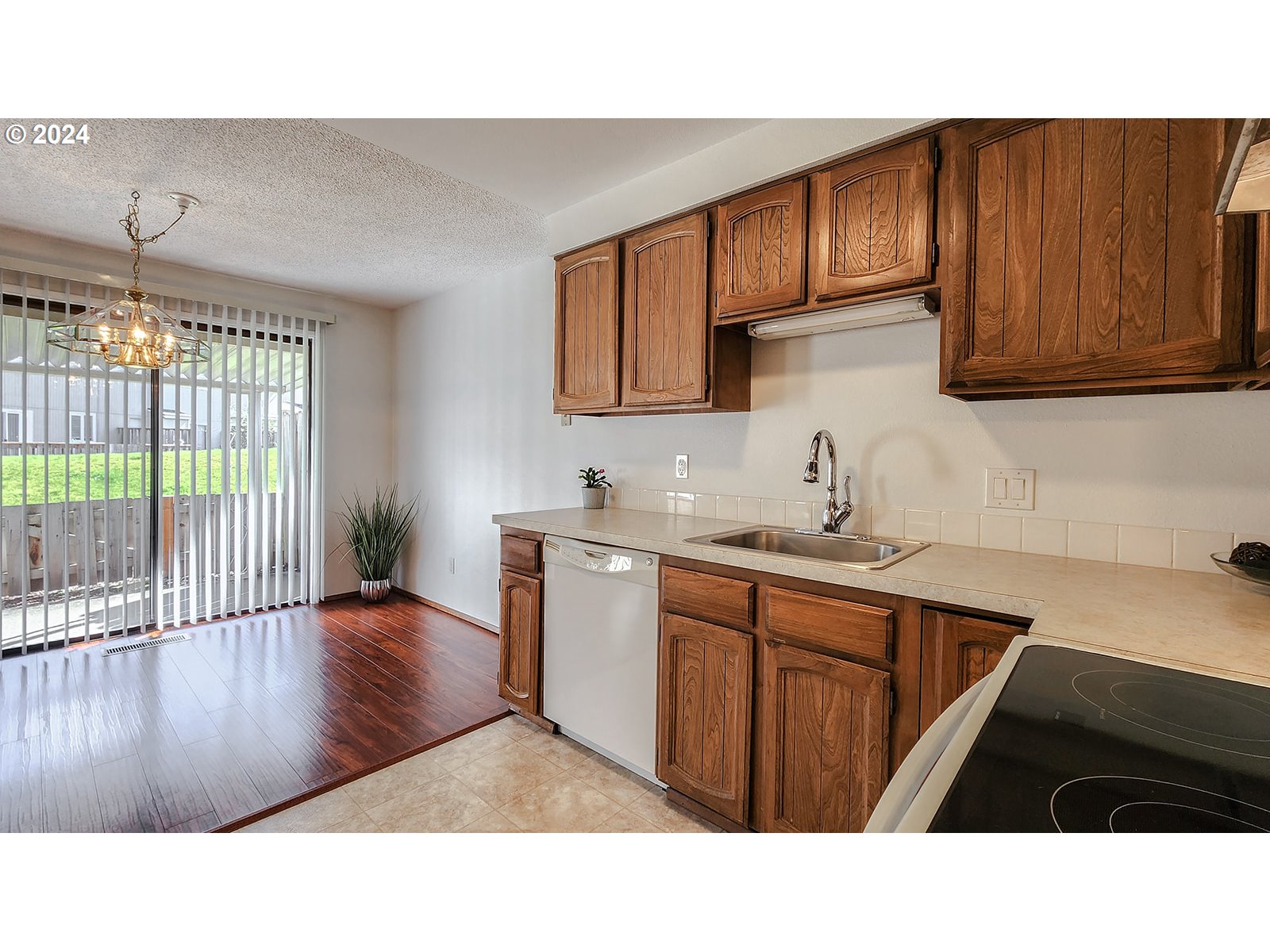 2933 SE BLUE BIRD DR