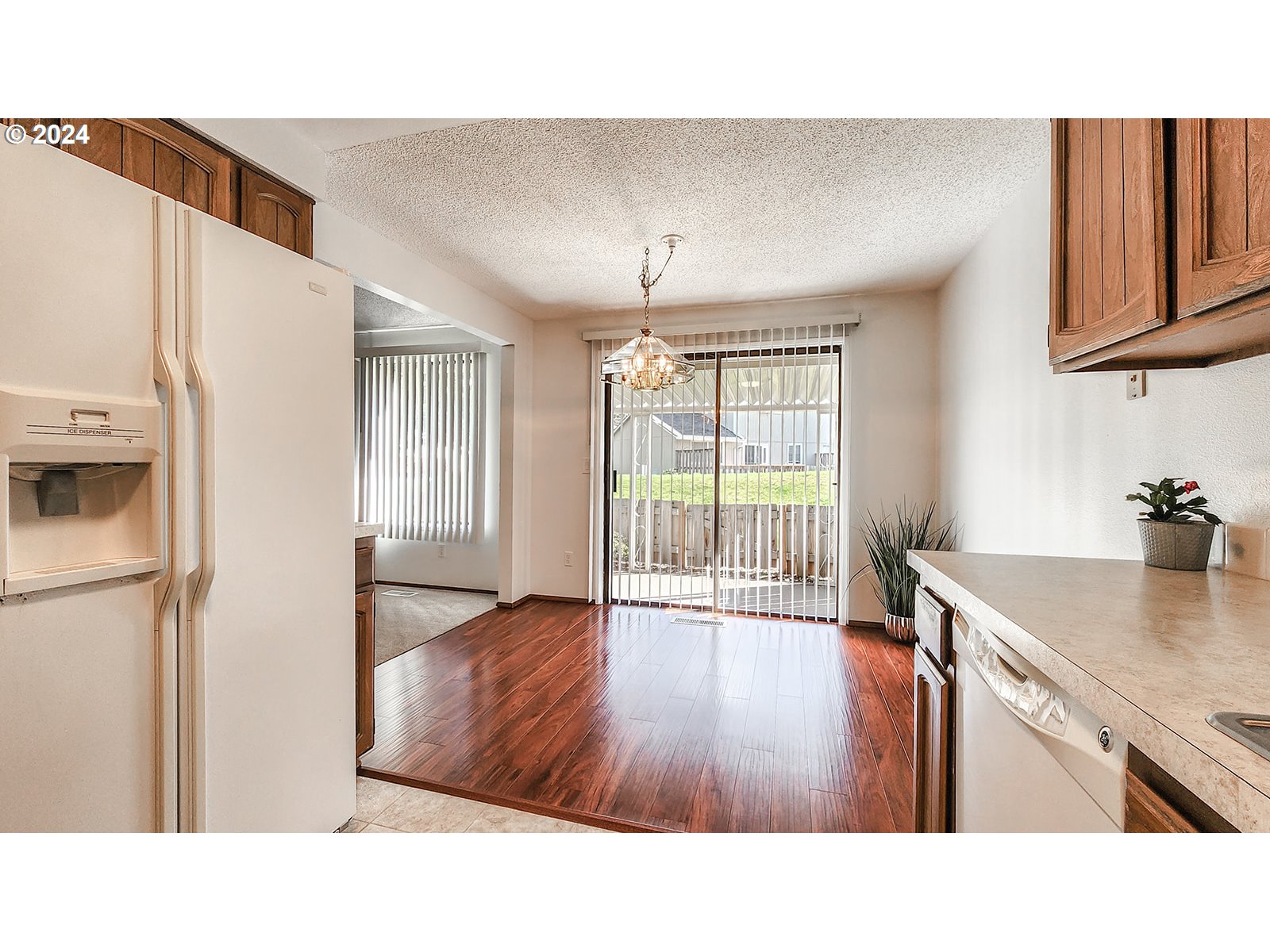 2933 SE BLUE BIRD DR