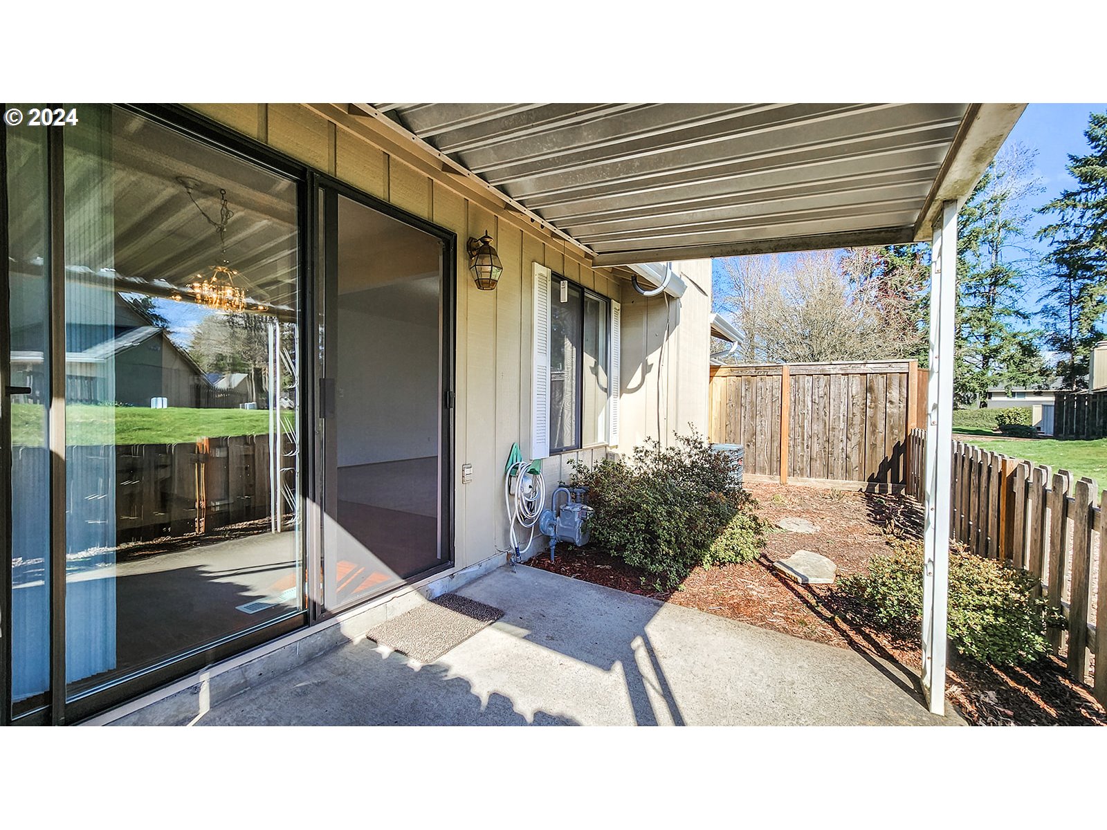 2933 SE BLUE BIRD DR