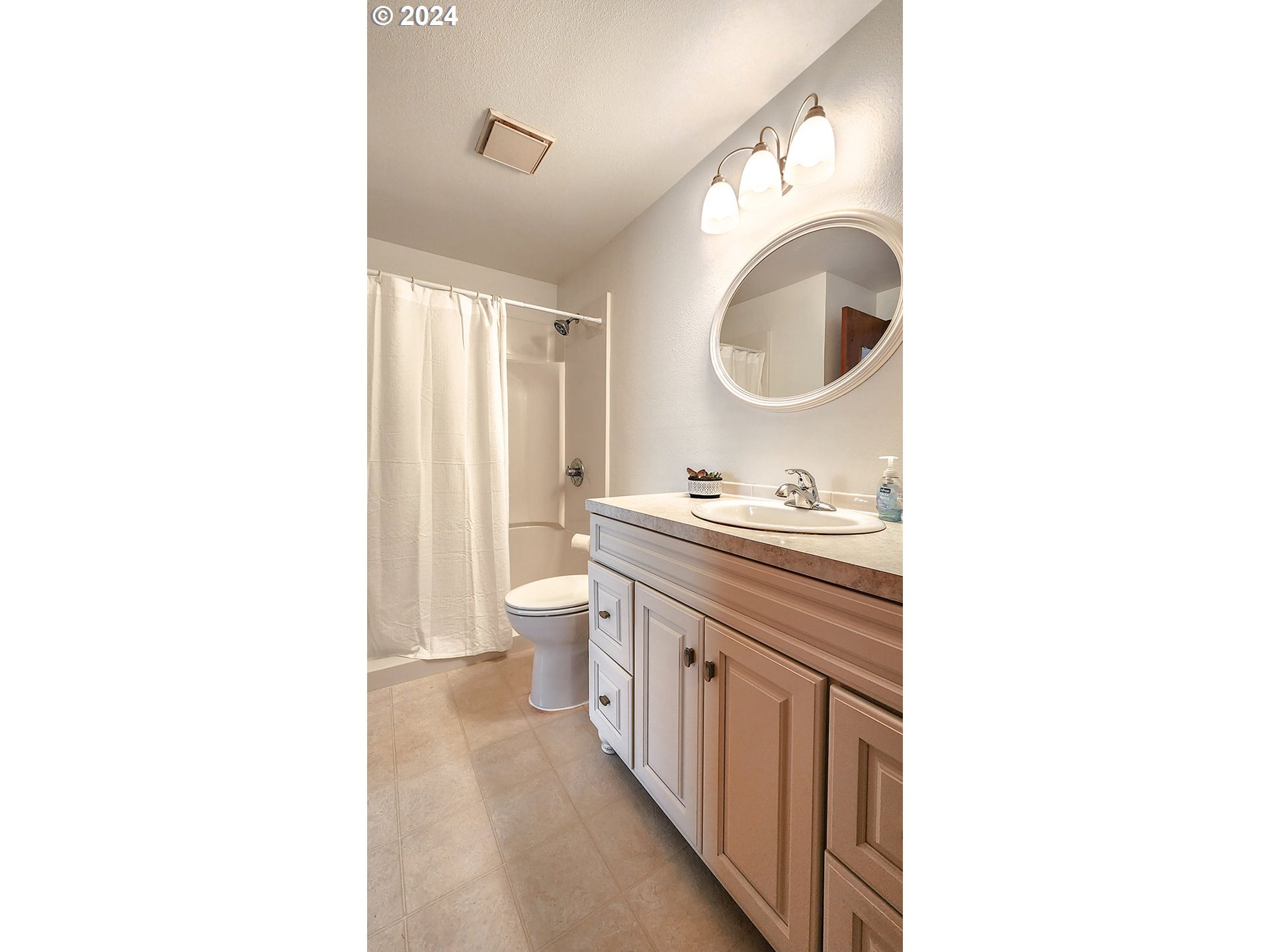 2933 SE BLUE BIRD DR