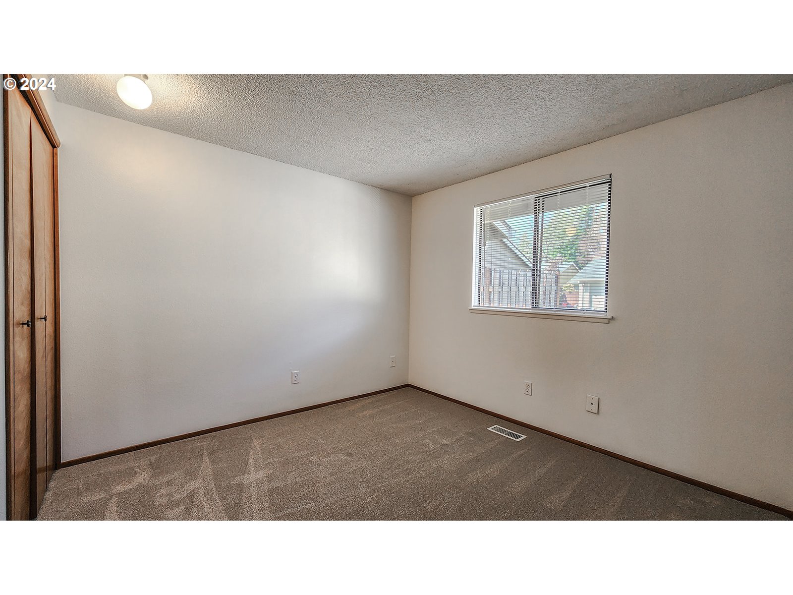 2933 SE BLUE BIRD DR