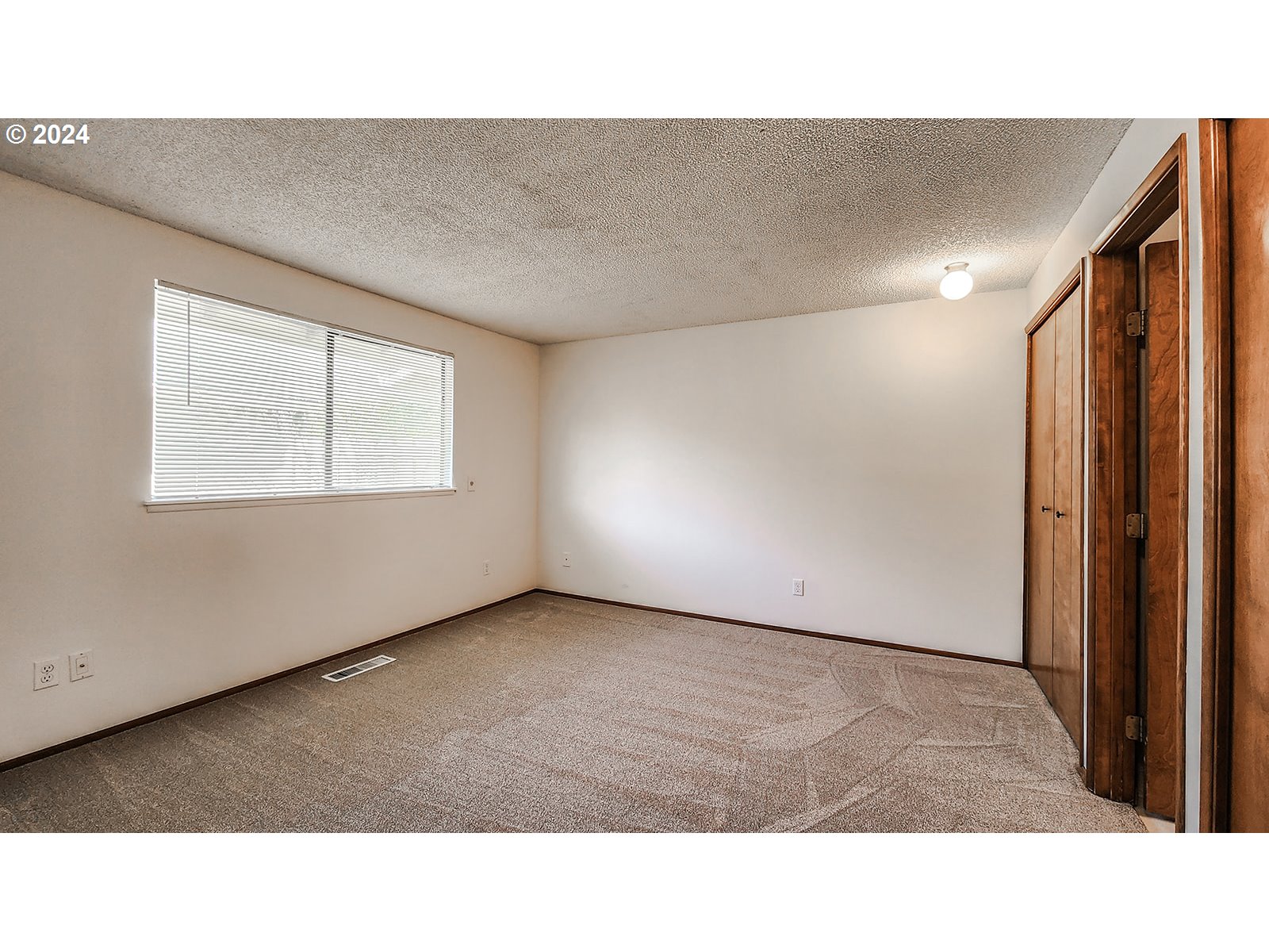 2933 SE BLUE BIRD DR