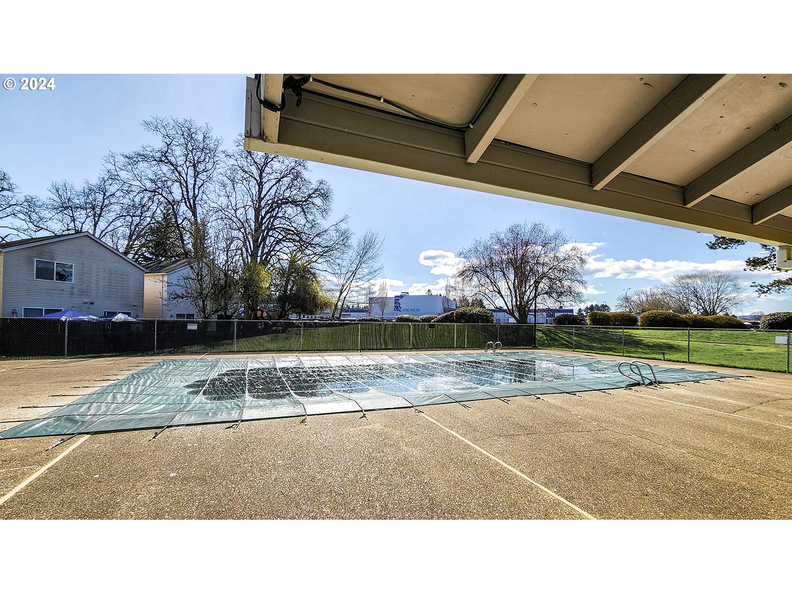 2933 SE BLUE BIRD DR