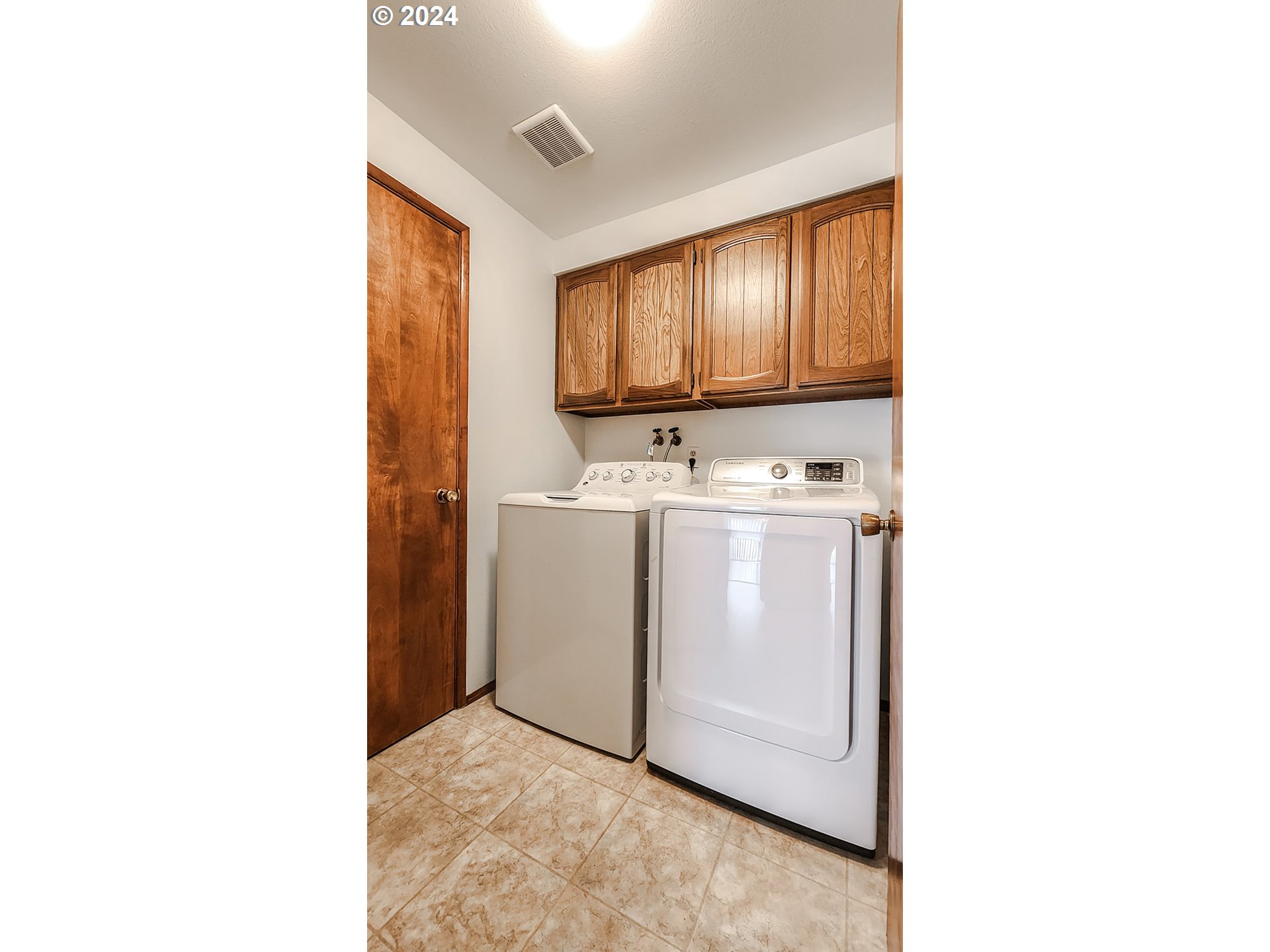 2933 SE BLUE BIRD DR