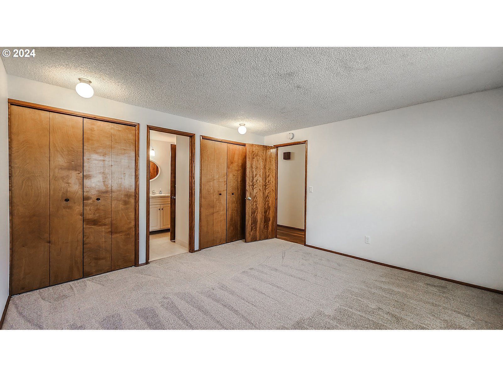 2933 SE BLUE BIRD DR