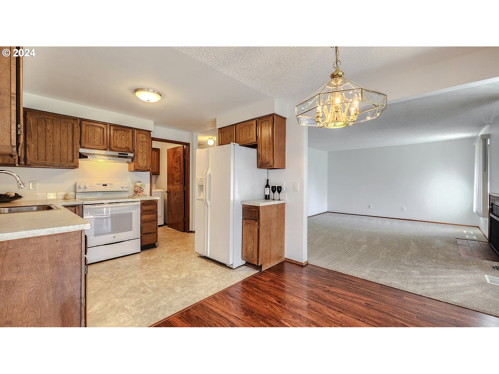 2933 SE BLUE BIRD DR