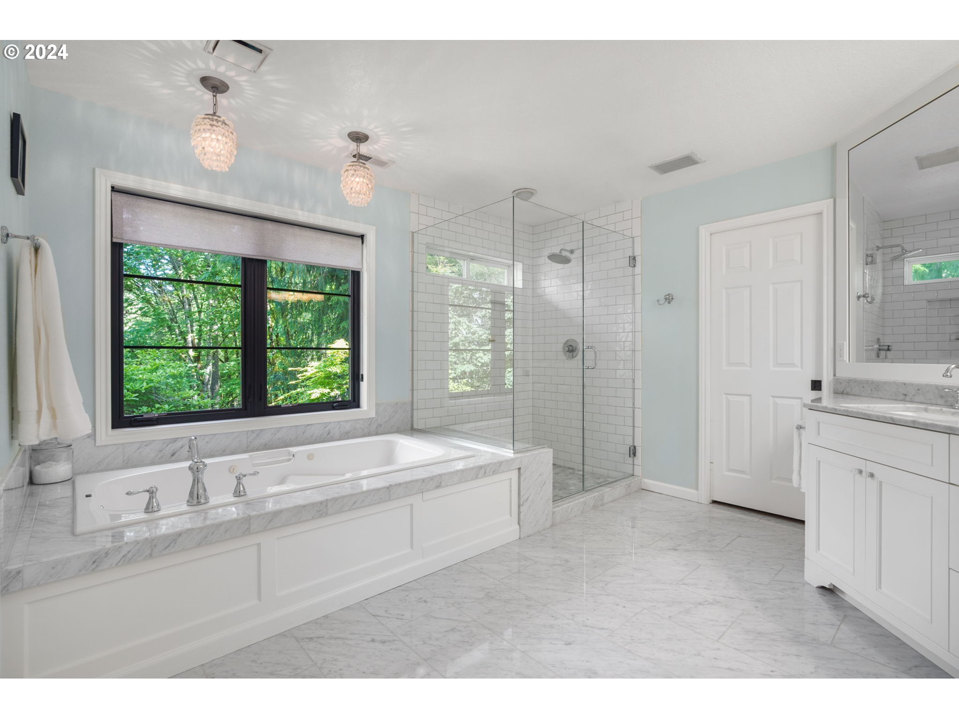 9537 NW BARTHOLOMEW DR