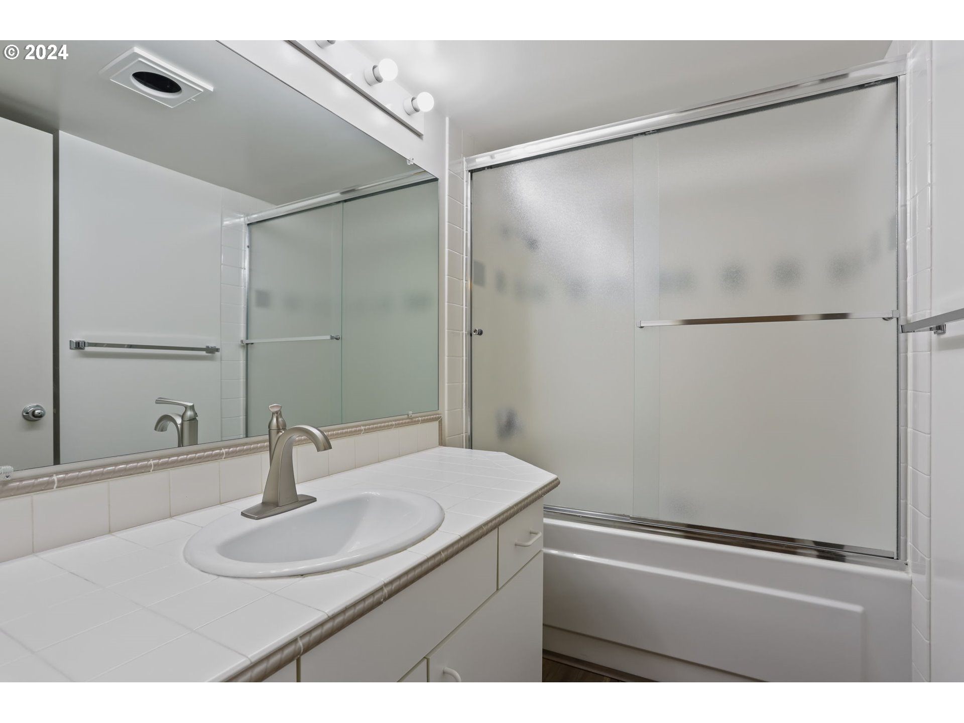 6605 W BURNSIDE RD 140