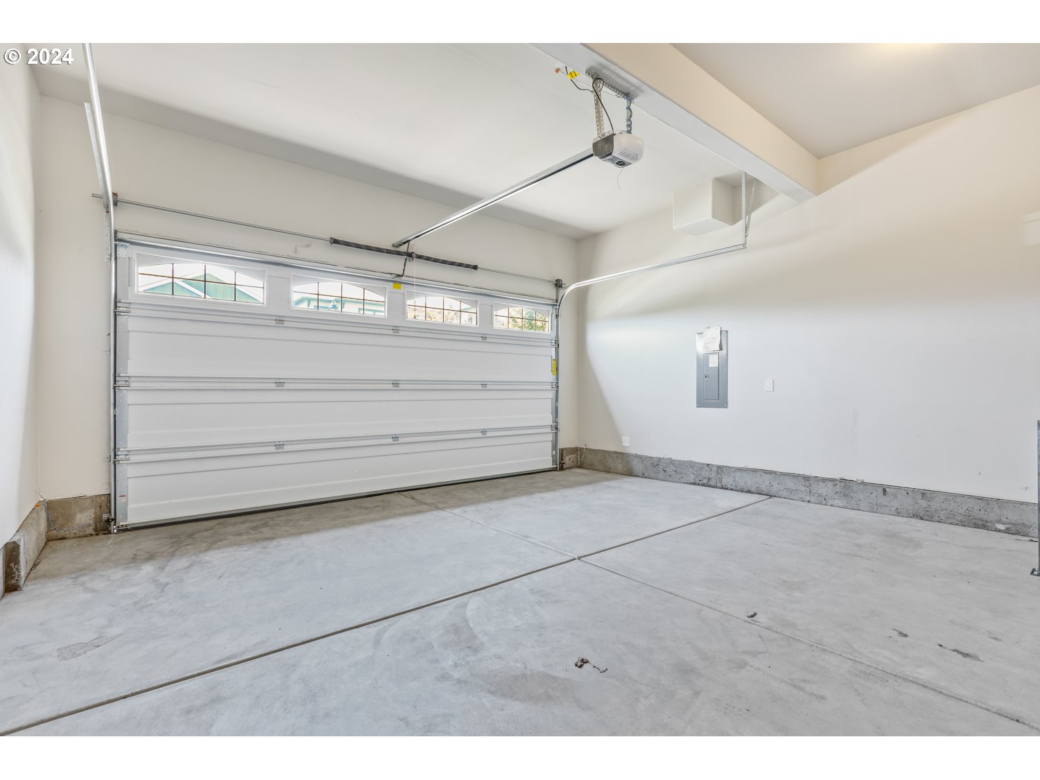 16747 SW LARKSPRING LN