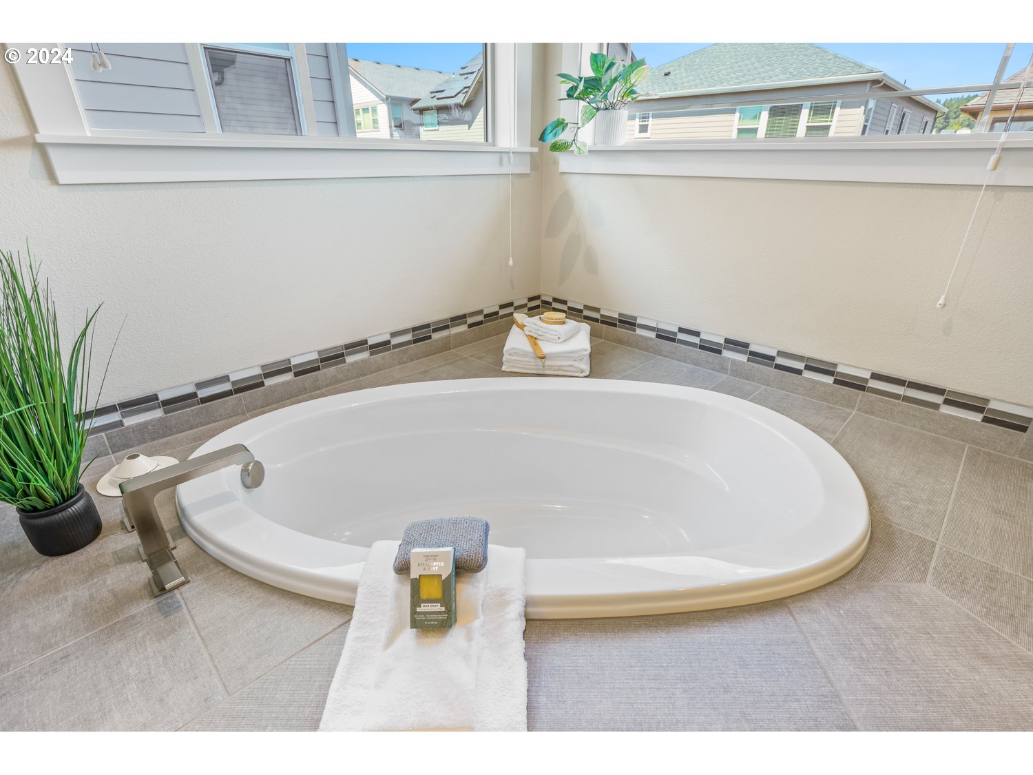 16747 SW LARKSPRING LN