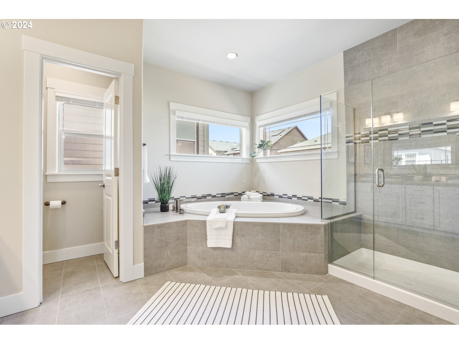 16747 SW LARKSPRING LN