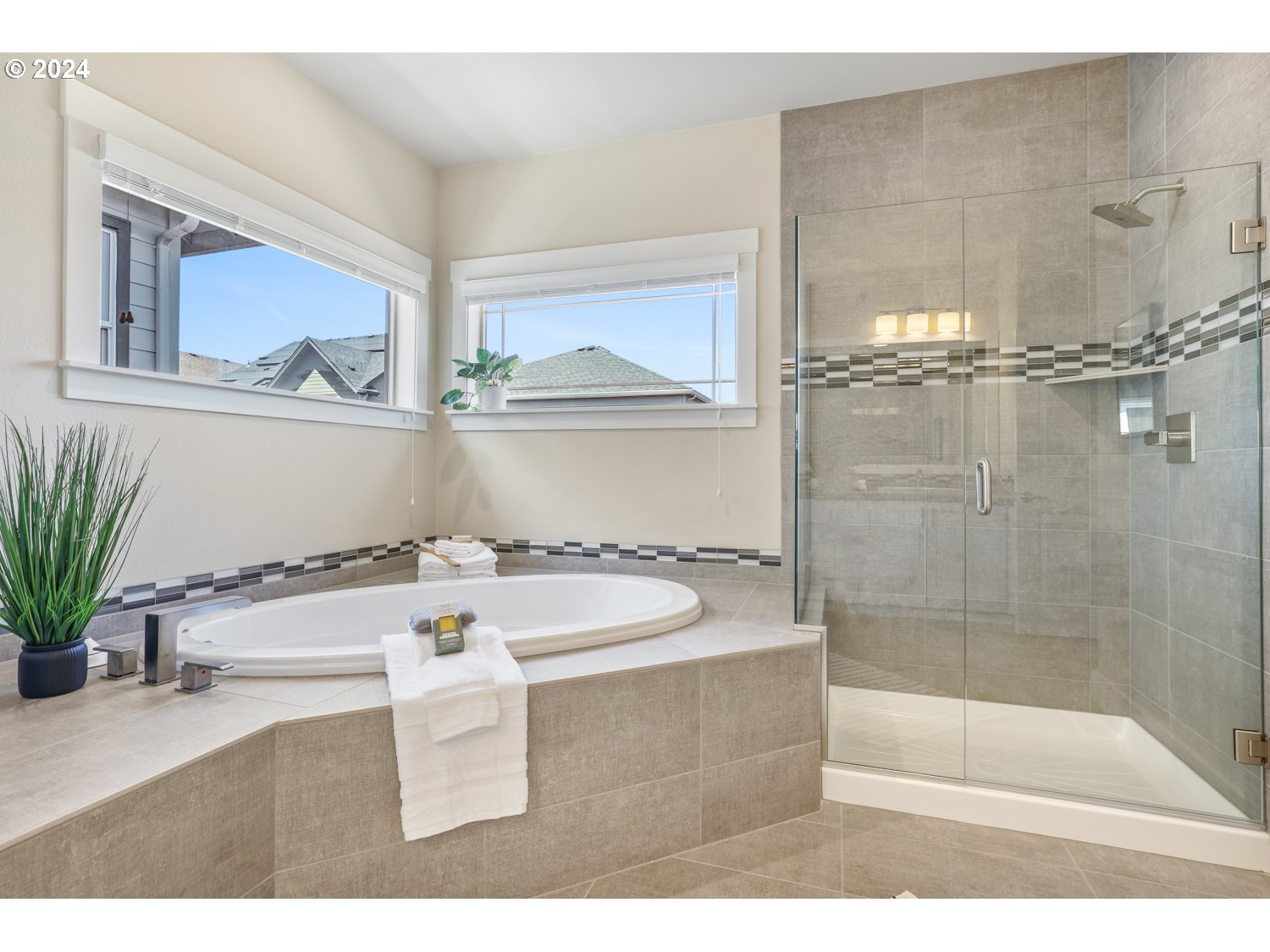 16747 SW LARKSPRING LN