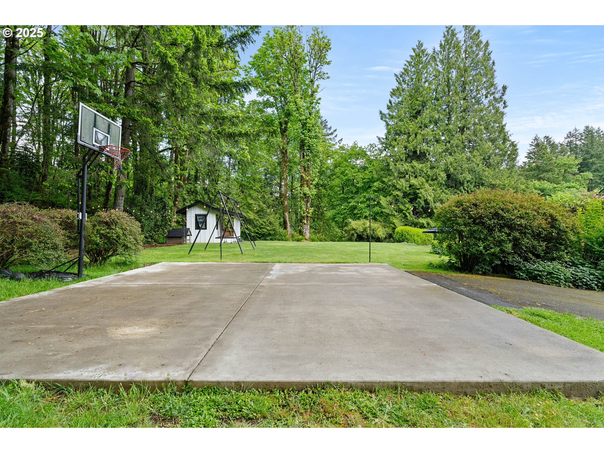 8427 NW SKYLINE BLVD, Portland