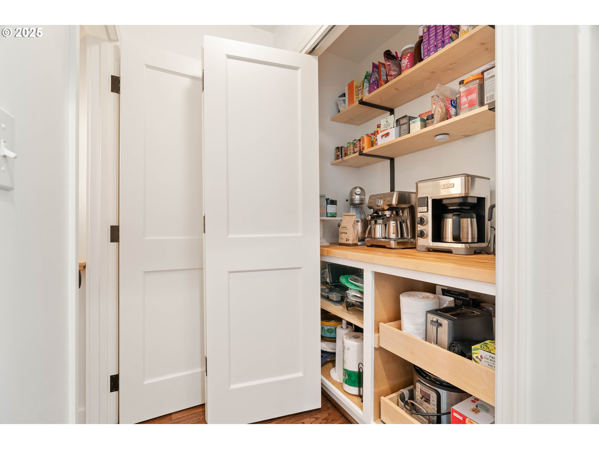 8427 NW SKYLINE BLVD, Portland