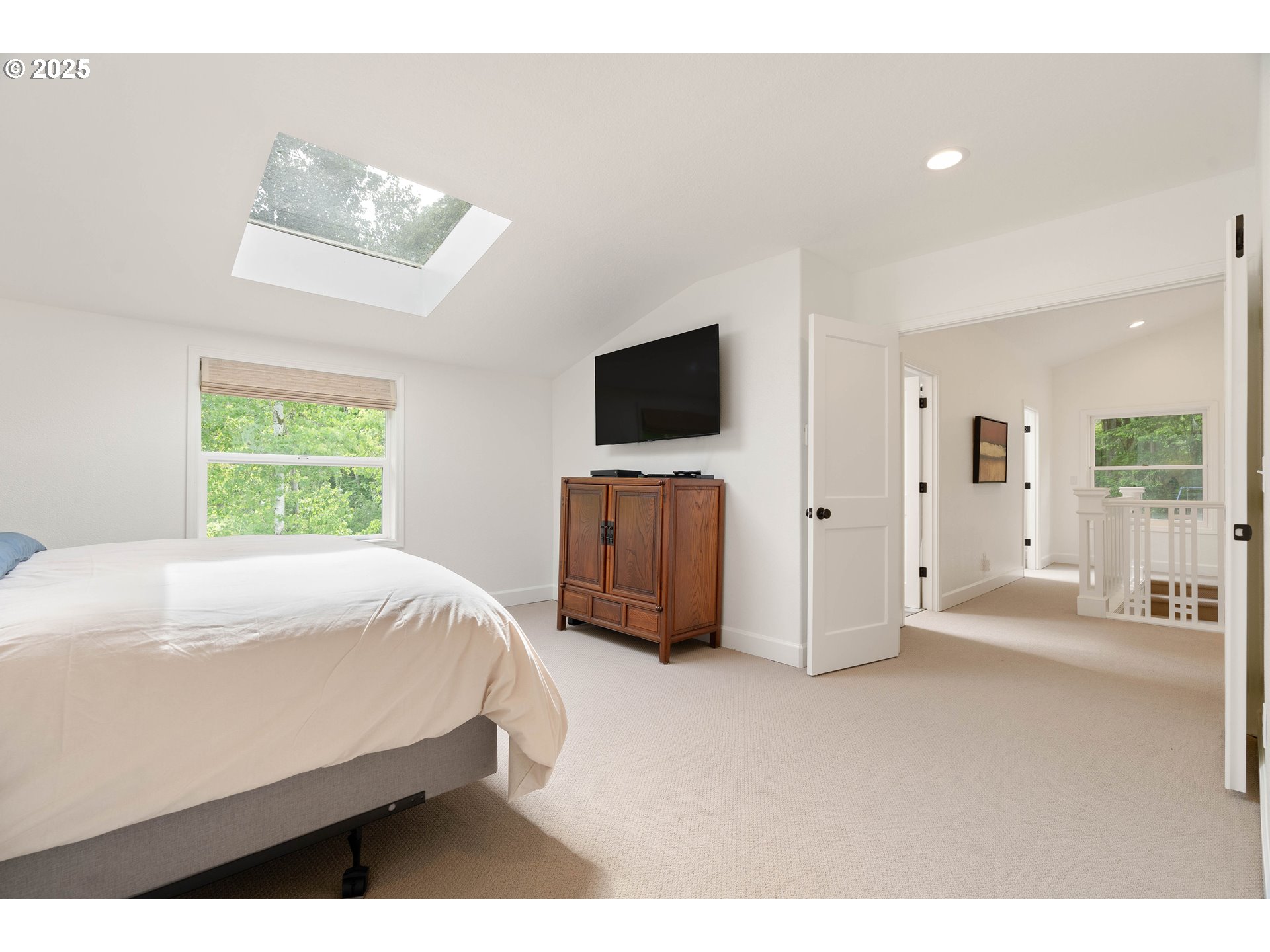 8427 NW SKYLINE BLVD, Portland