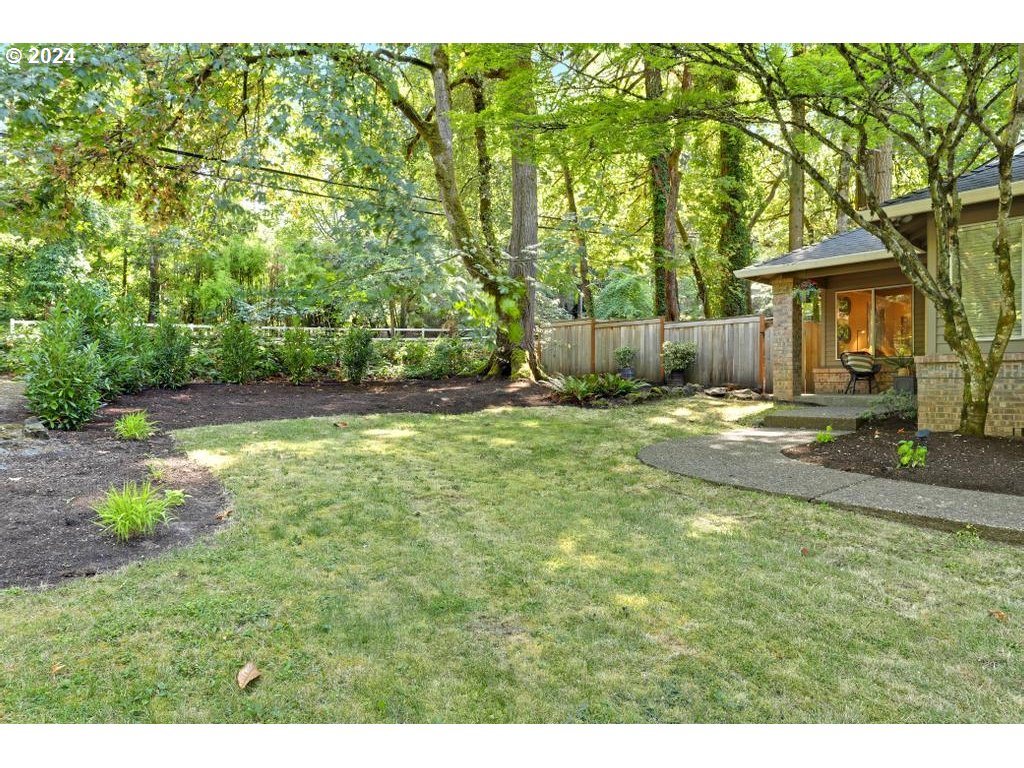 875 PALISADES TERRACE DR