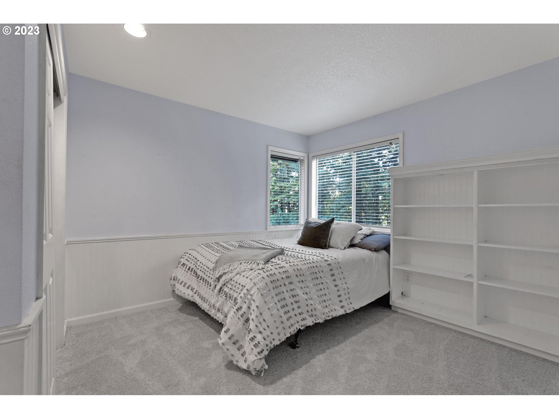 875 PALISADES TERRACE DR