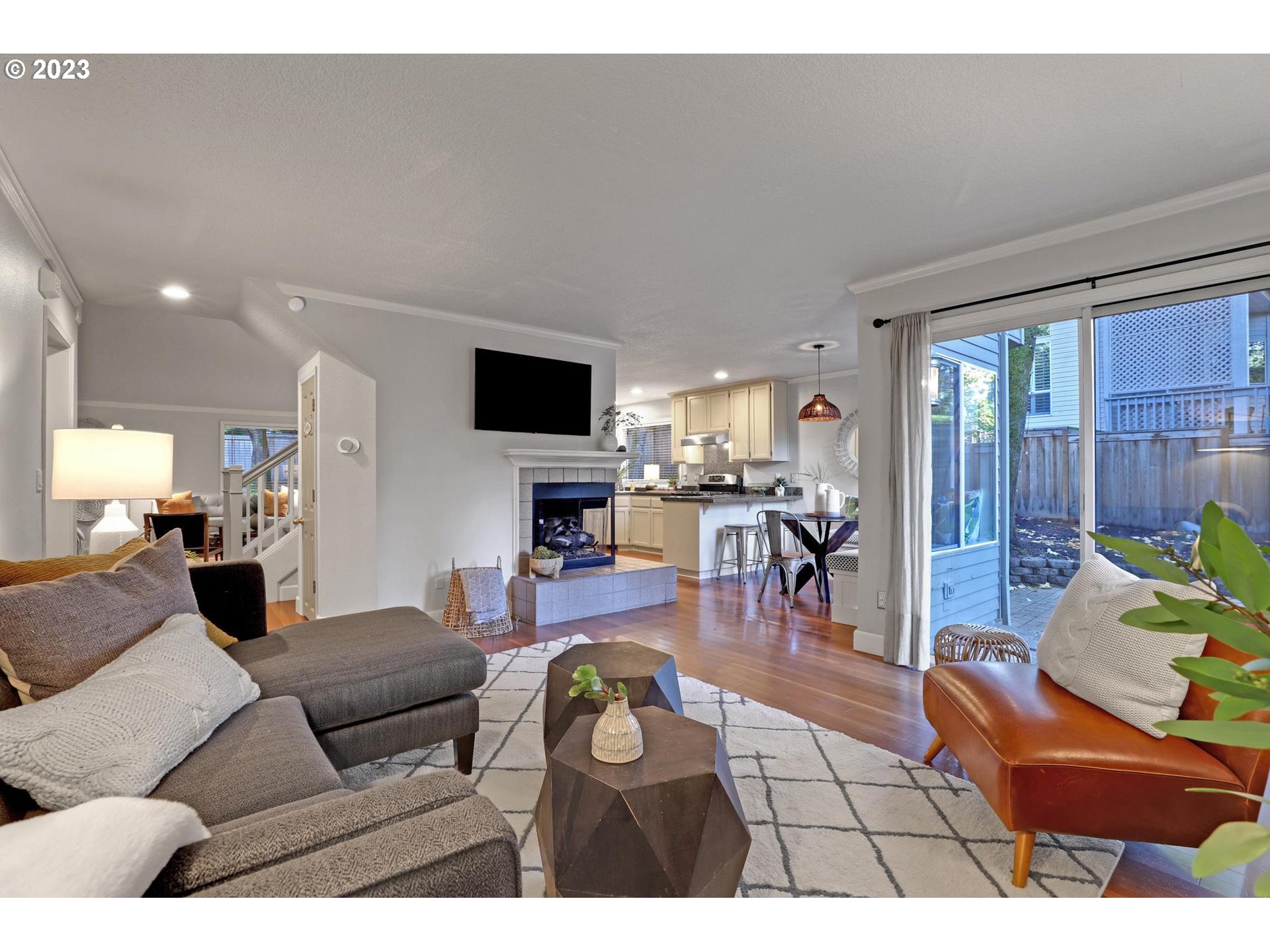 875 PALISADES TERRACE DR