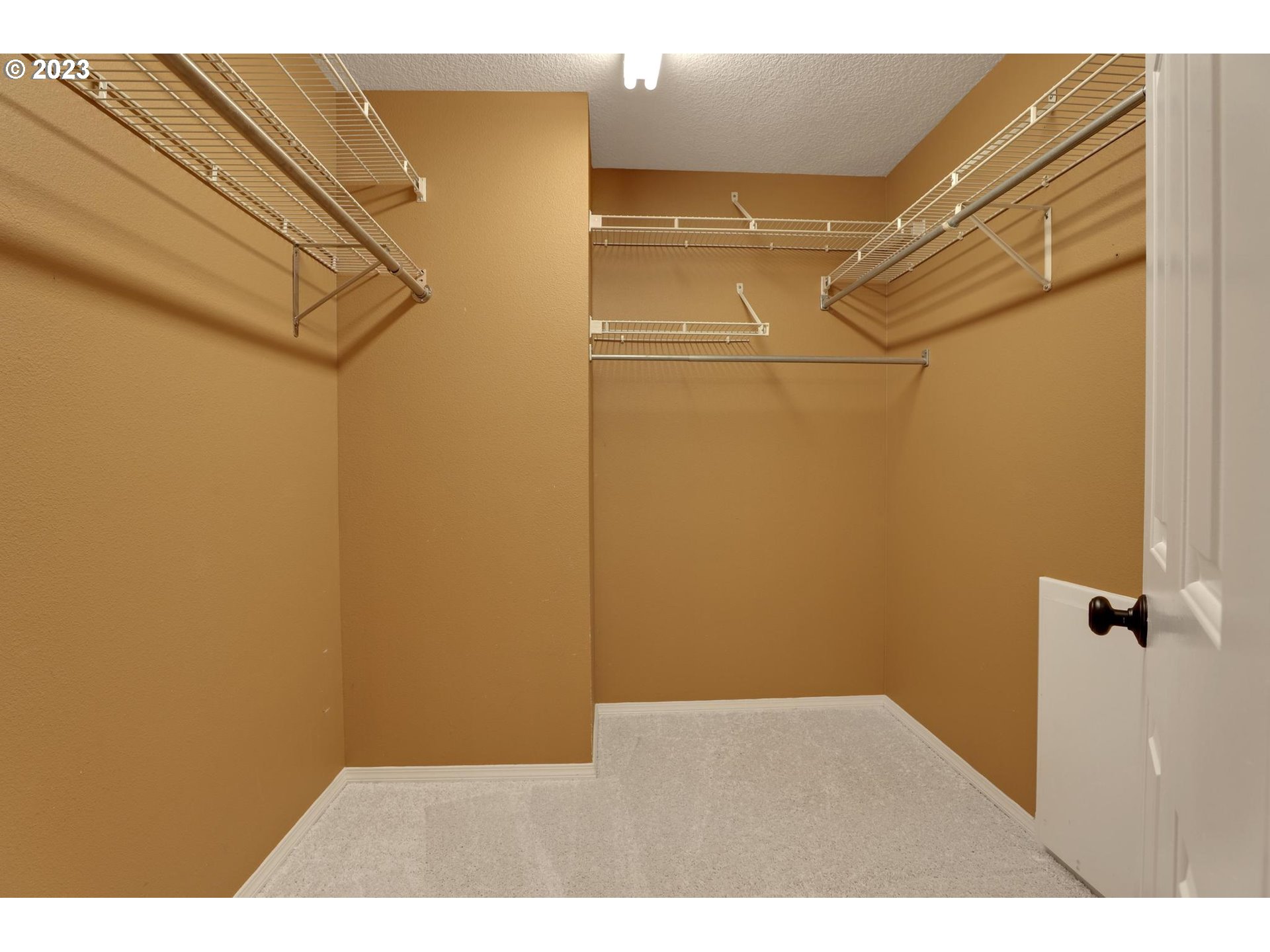 875 PALISADES TERRACE DR