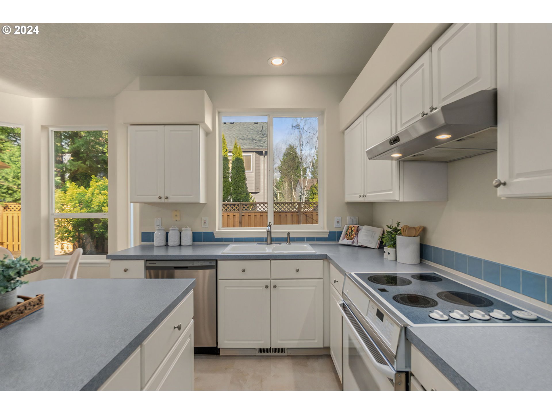 16943 NW AVONDALE DR