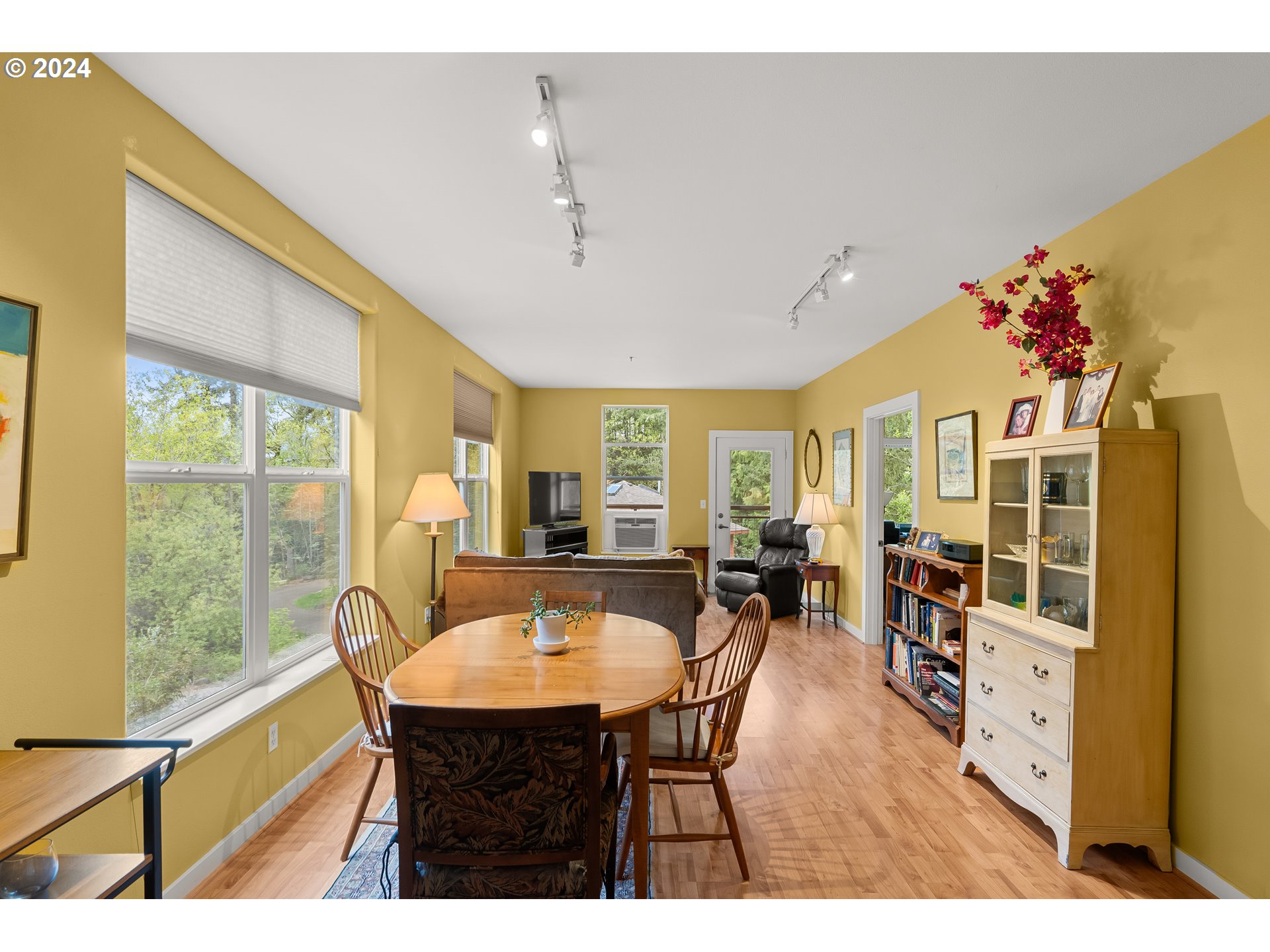 9601 NW LEAHY RD 201