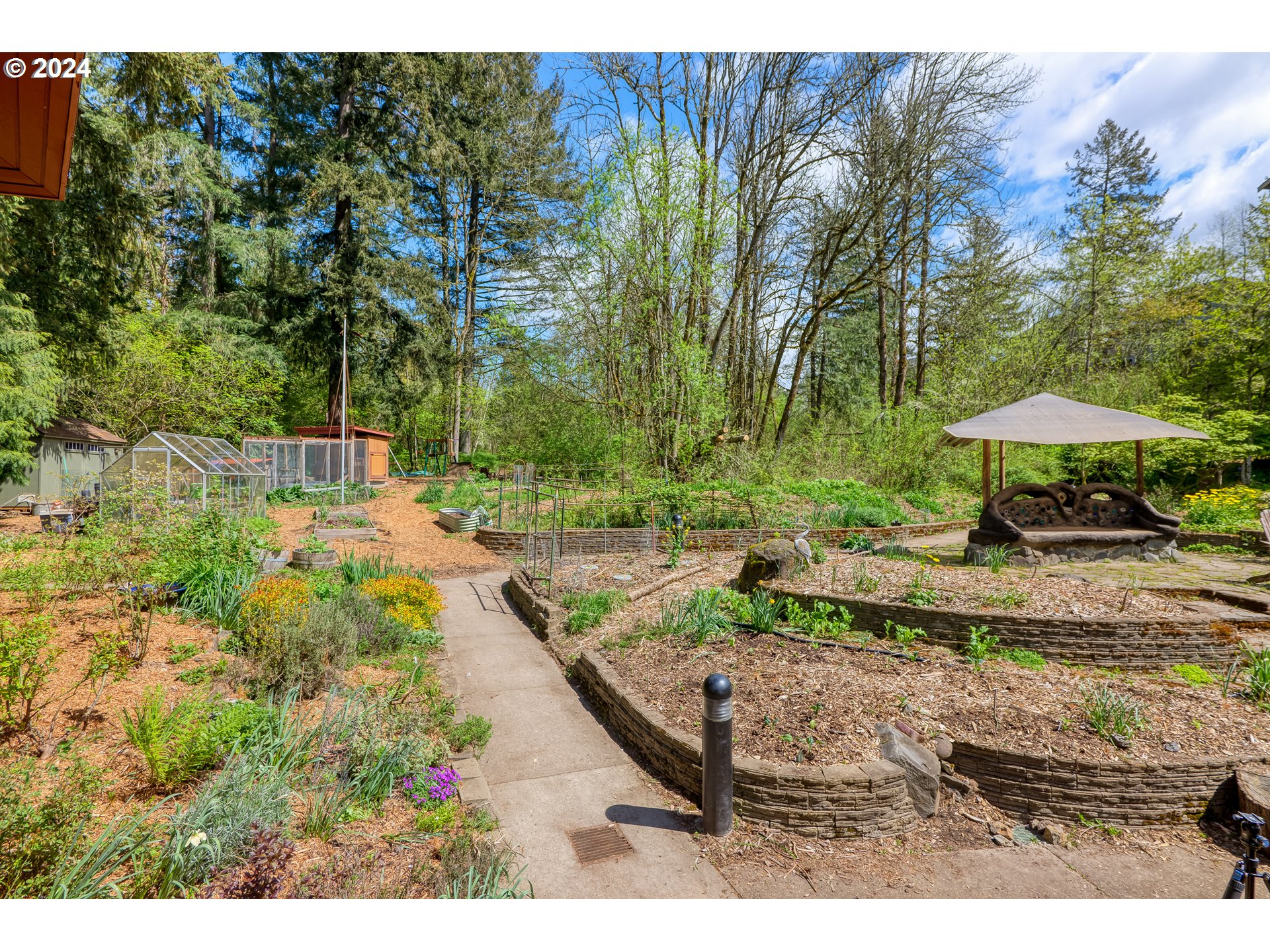 9601 NW LEAHY RD 201