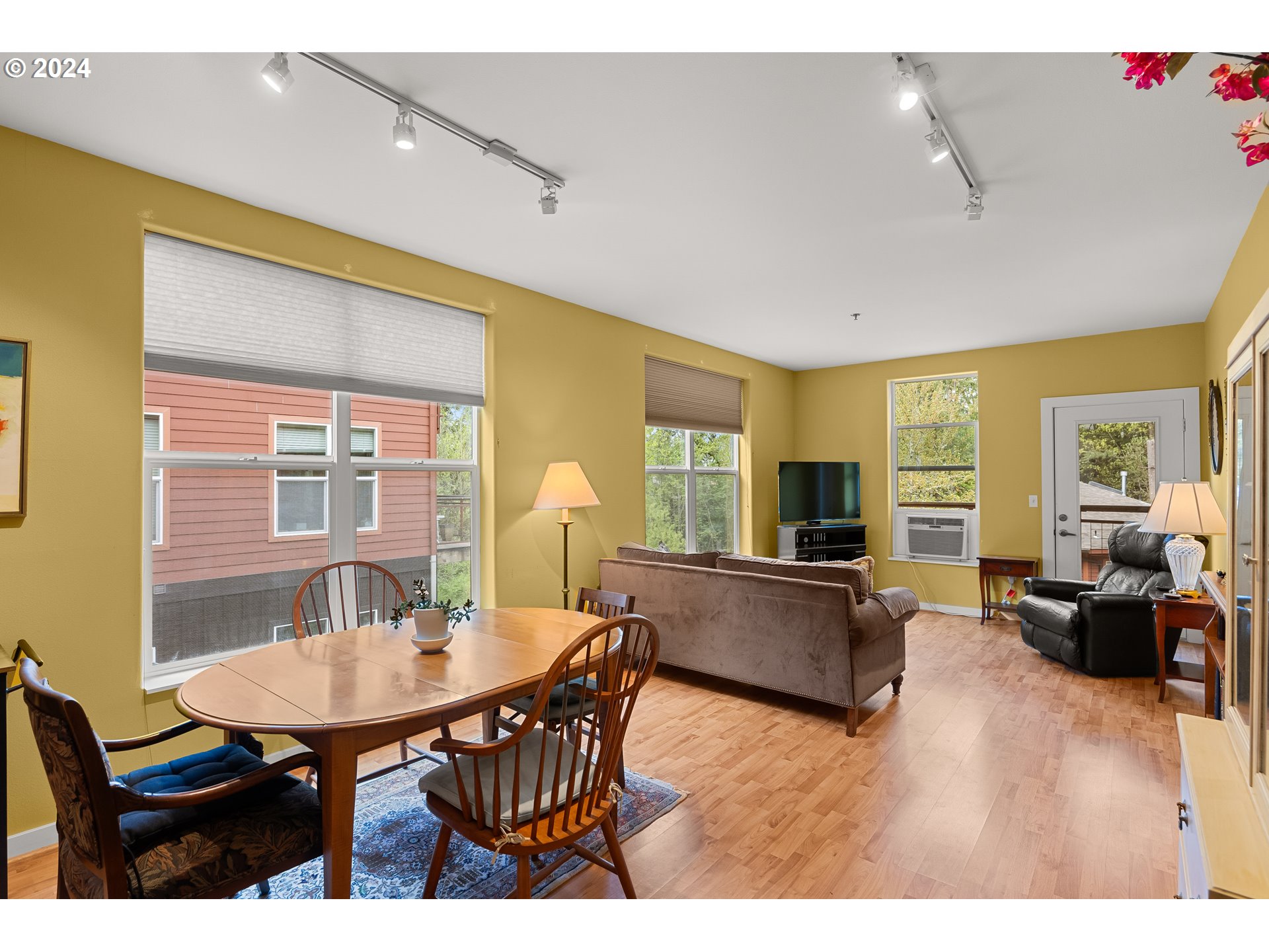 9601 NW LEAHY RD 201