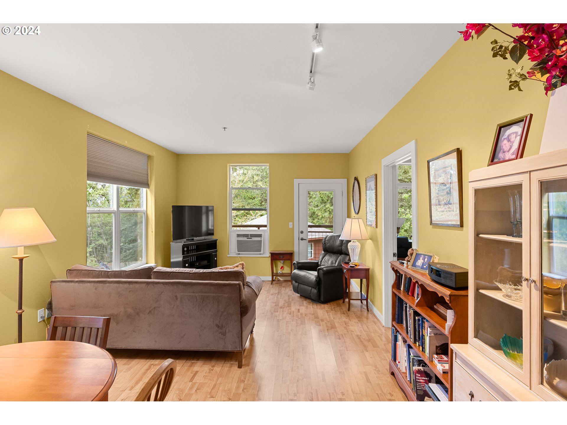 9601 NW LEAHY RD 201