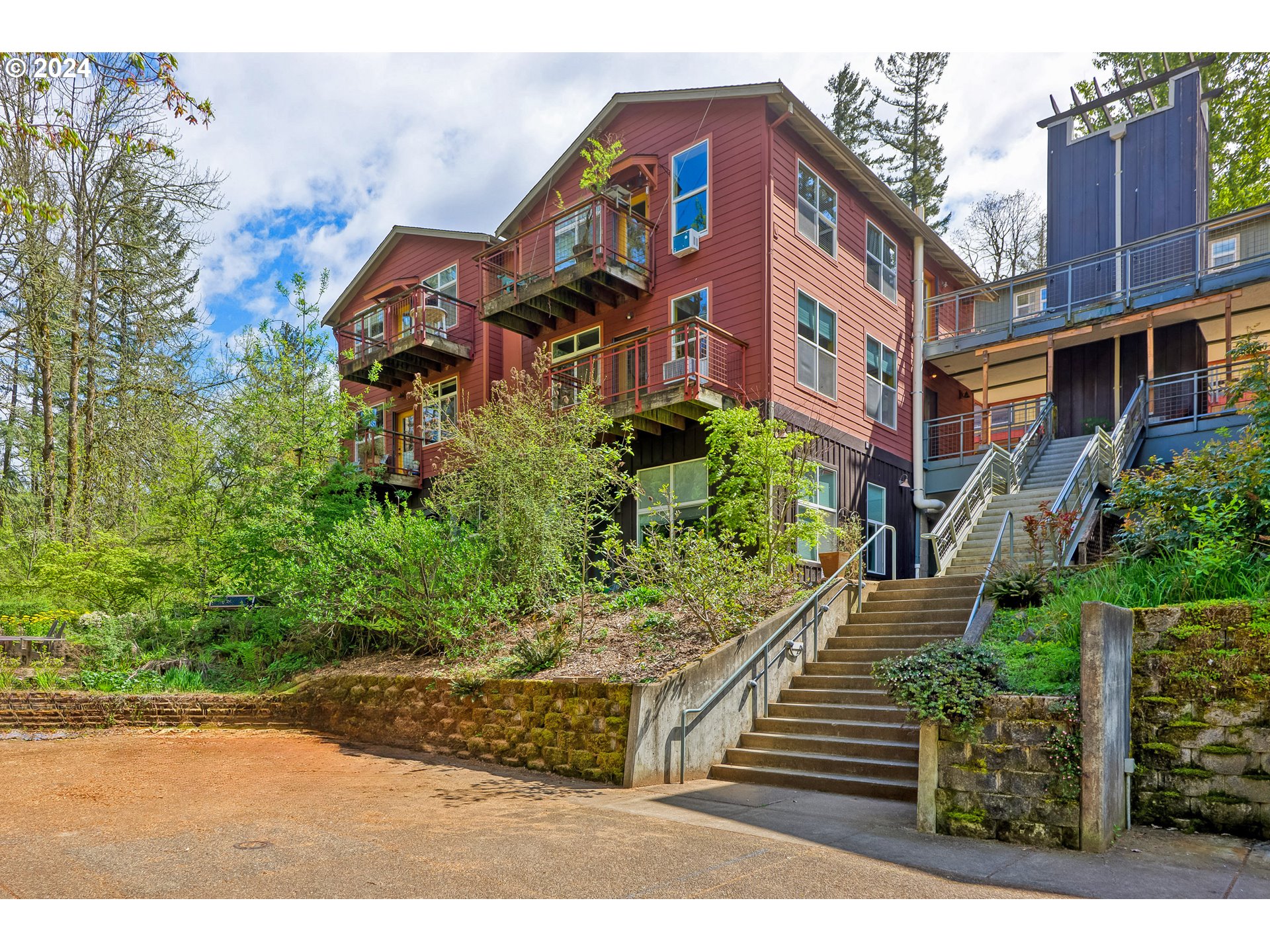 9601 NW LEAHY RD 201