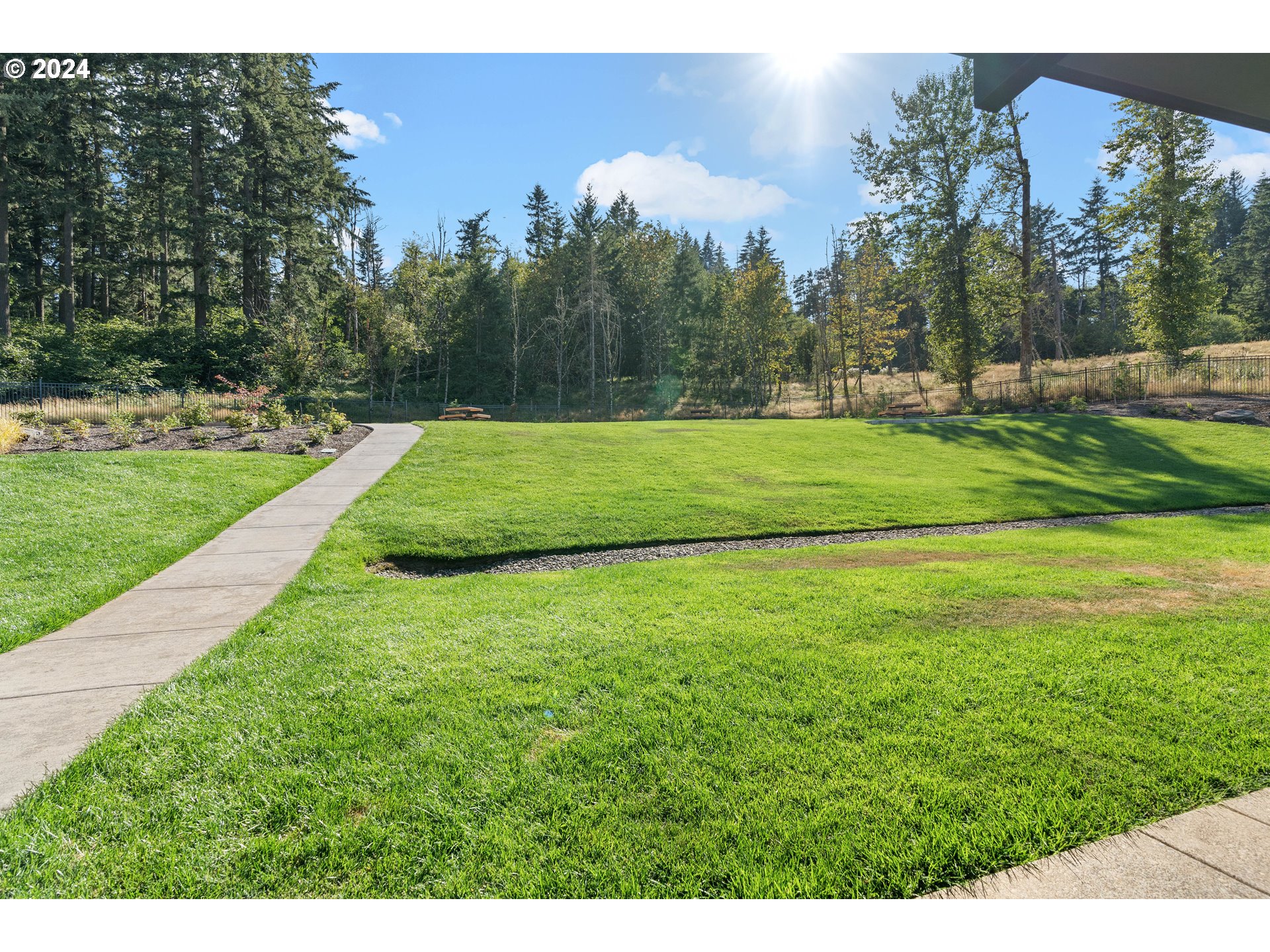 15221 SE LIVINGSTONE LN