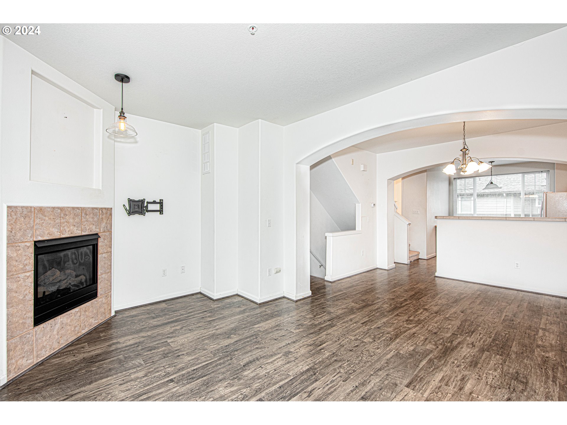 1885 NE 102ND AVE