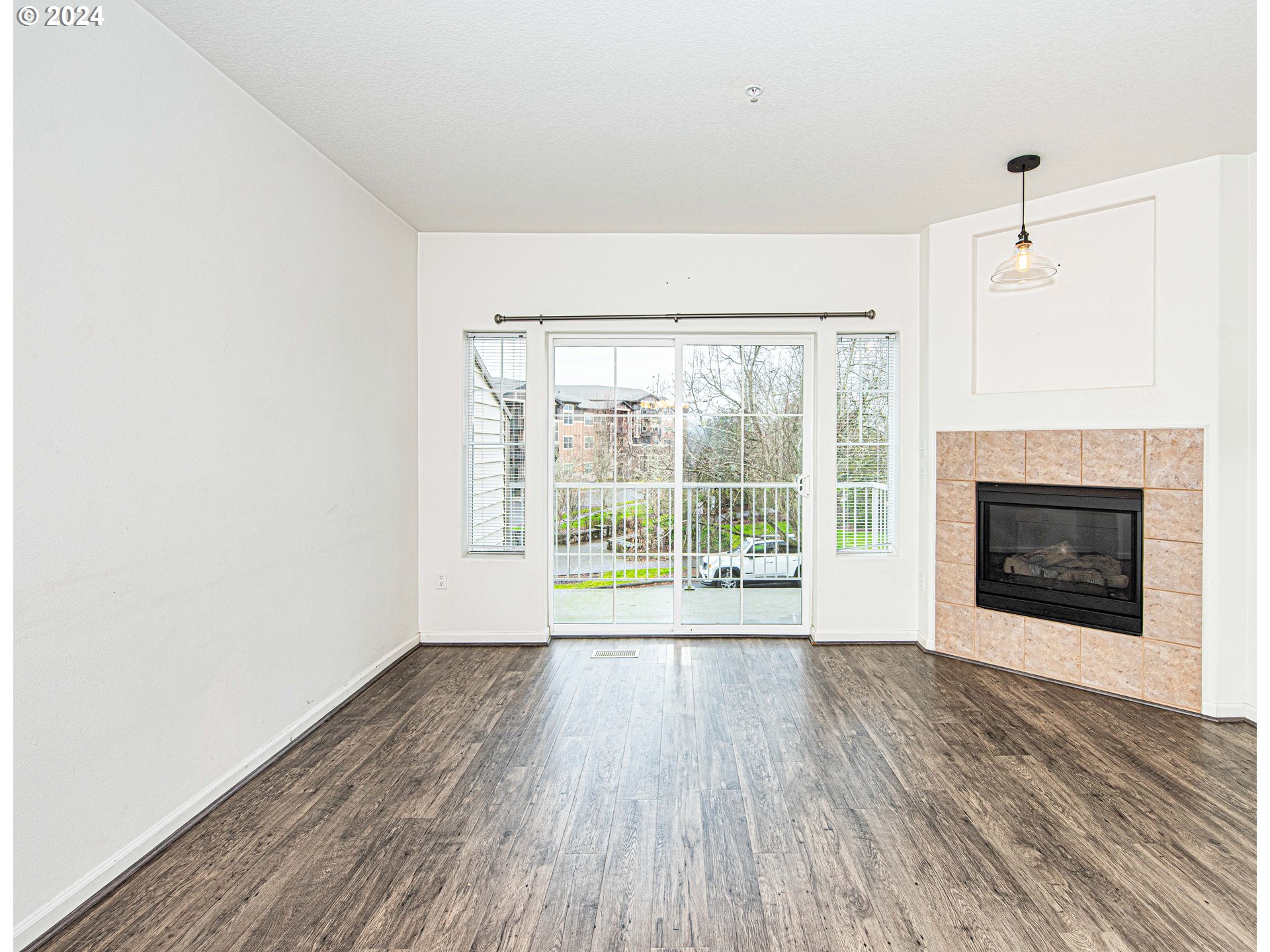1885 NE 102ND AVE