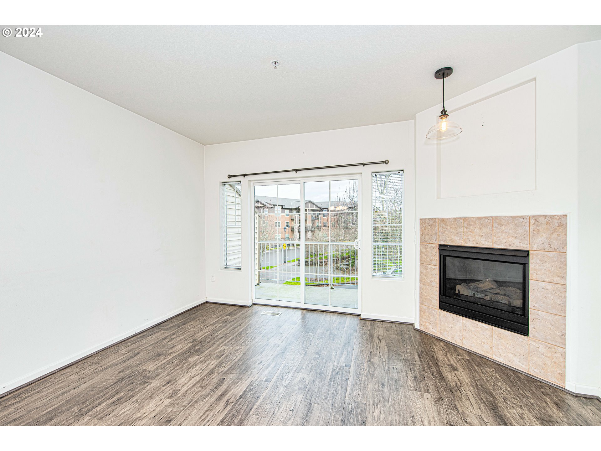 1885 NE 102ND AVE