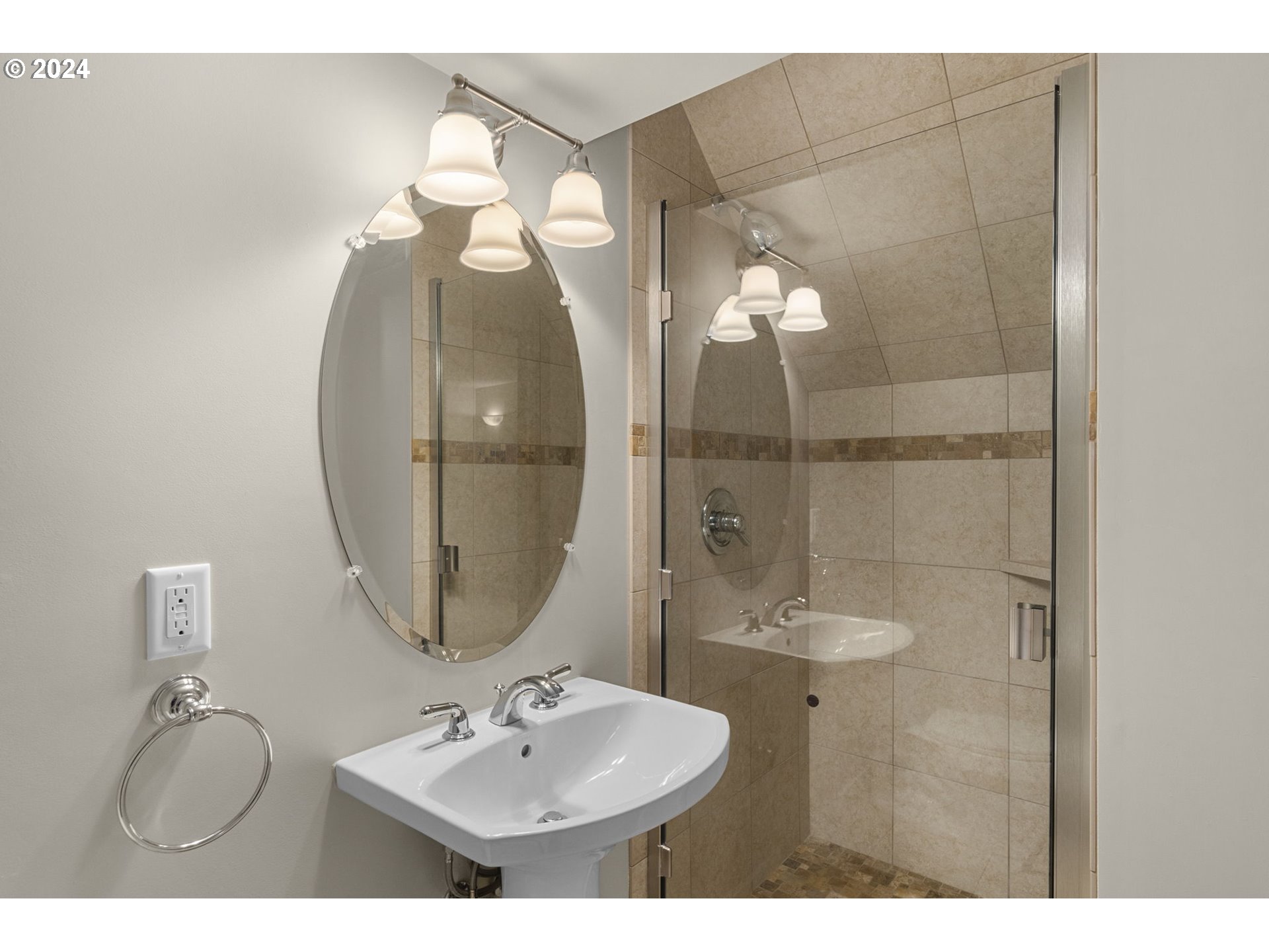 3235 NW SKYLINE BLVD