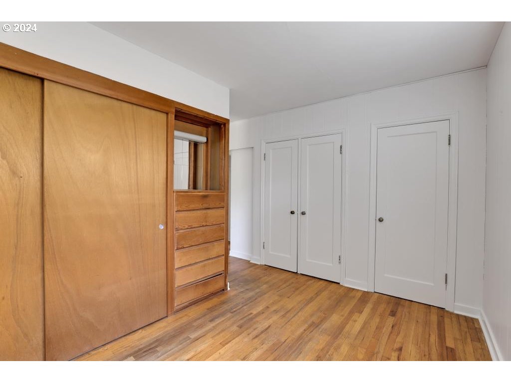 3233 SE CARUTHERS ST